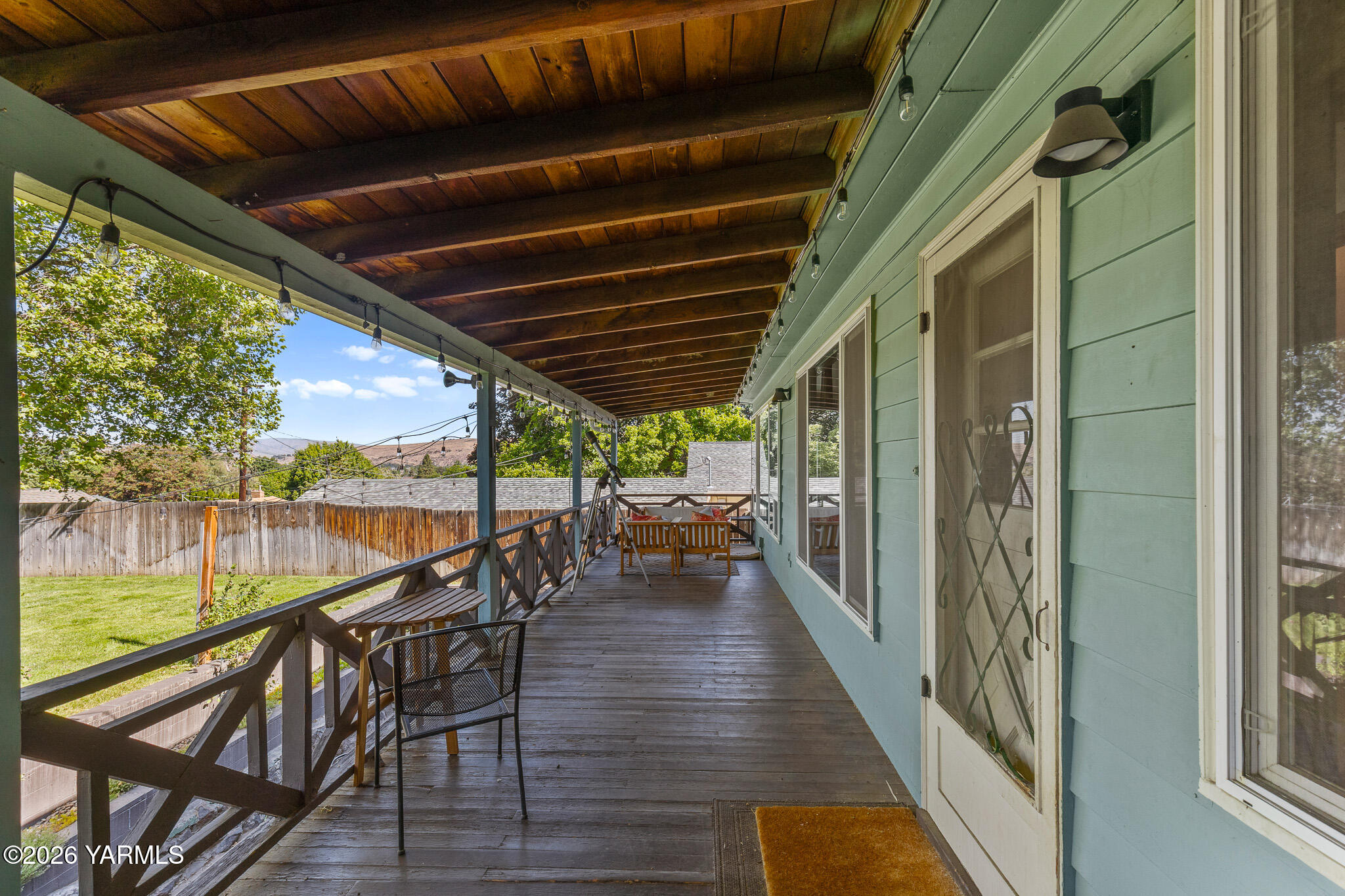 302 N 27th Ave