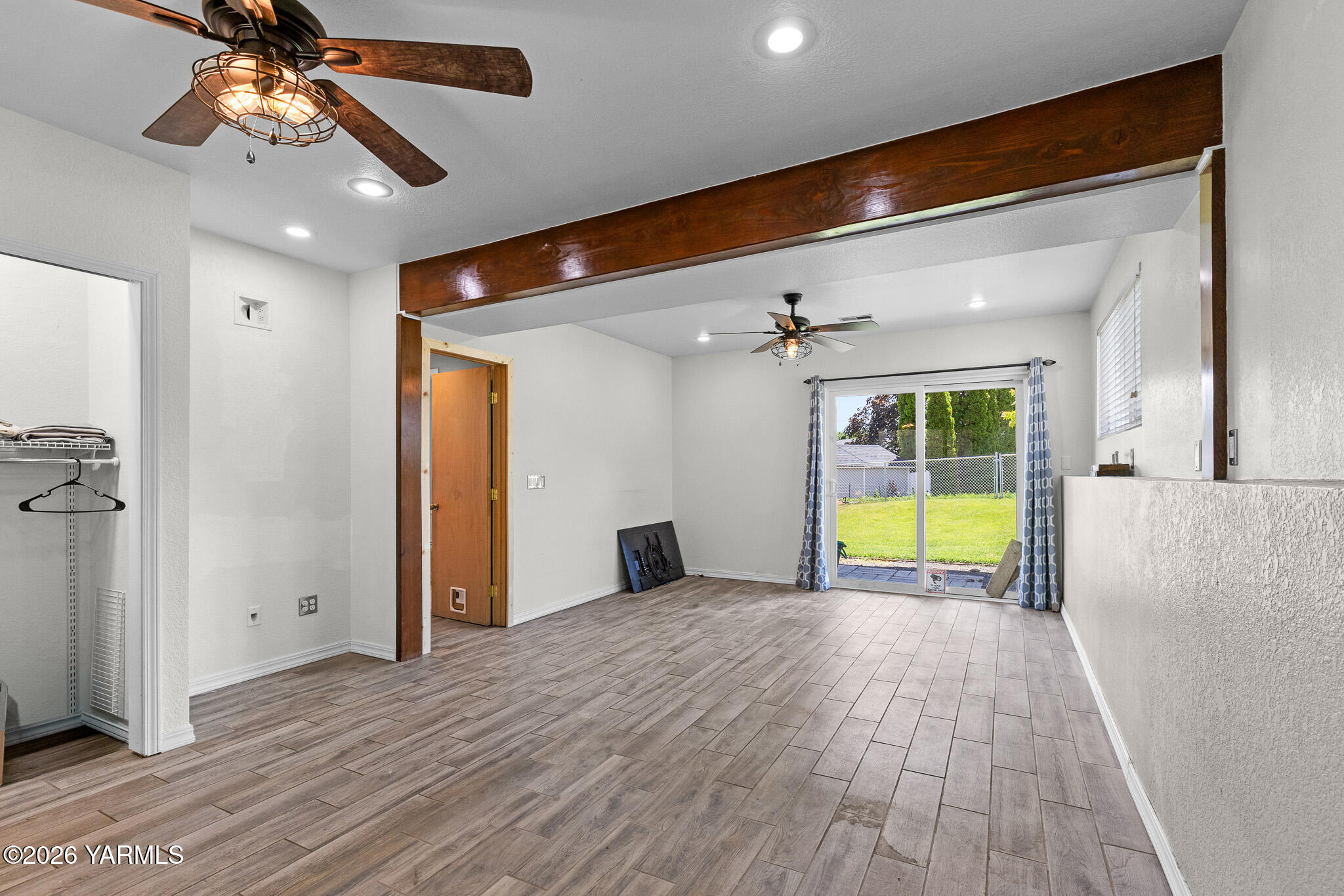 210 W Goodlander Rd