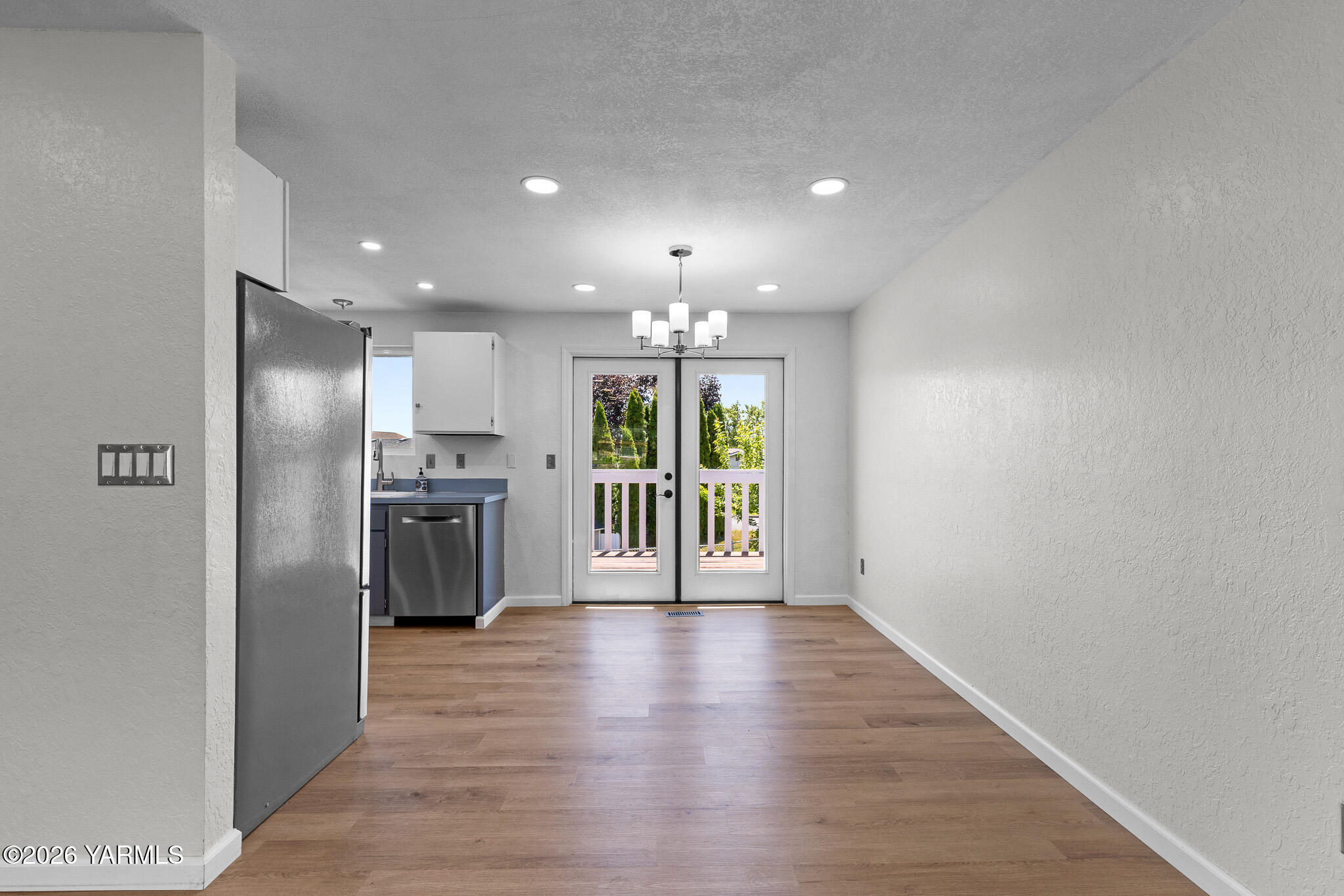 210 W Goodlander Rd