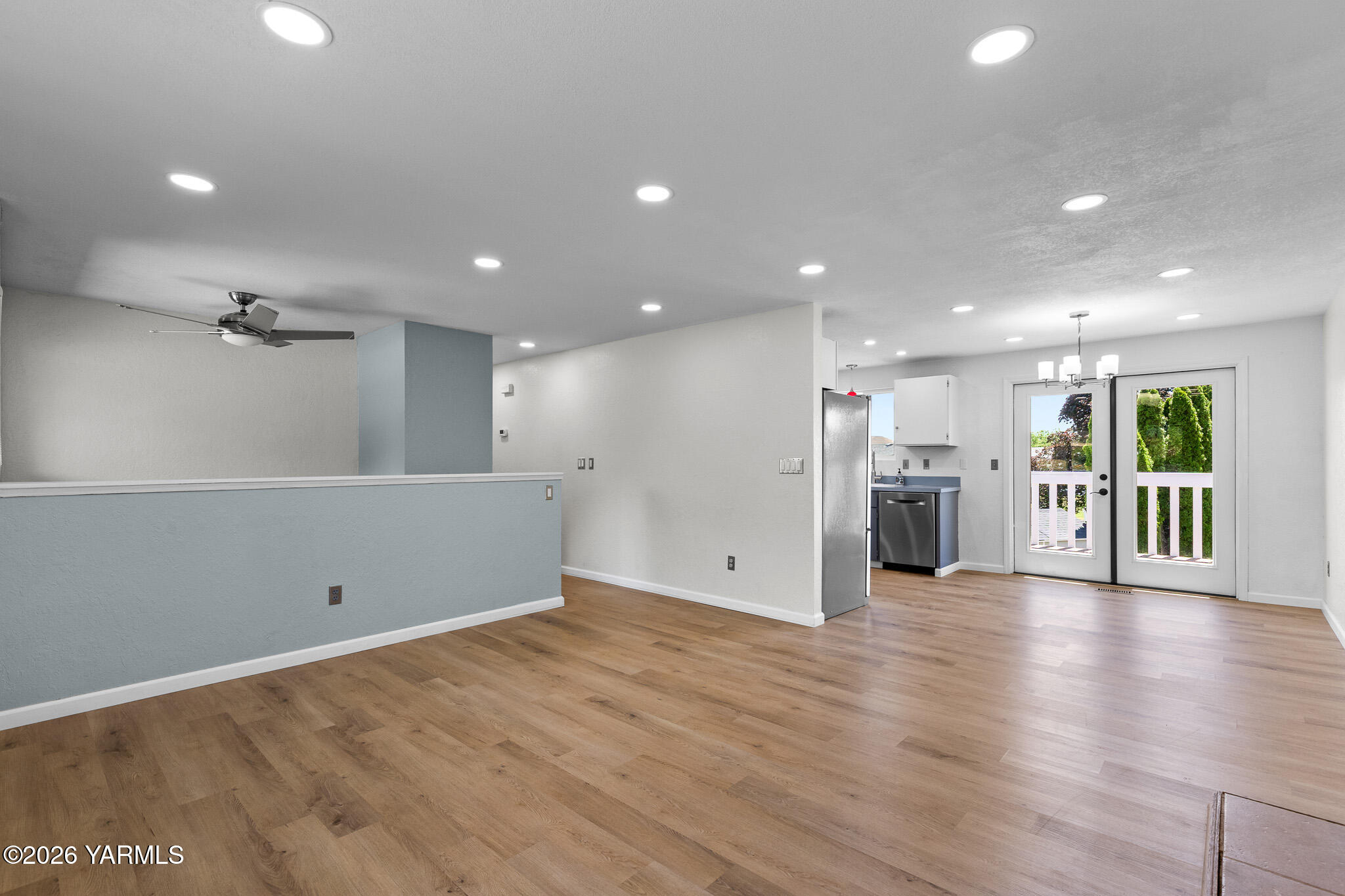 210 W Goodlander Rd