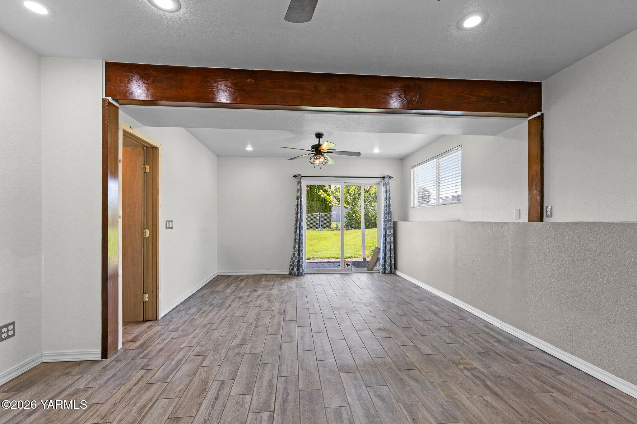 210 W Goodlander Rd