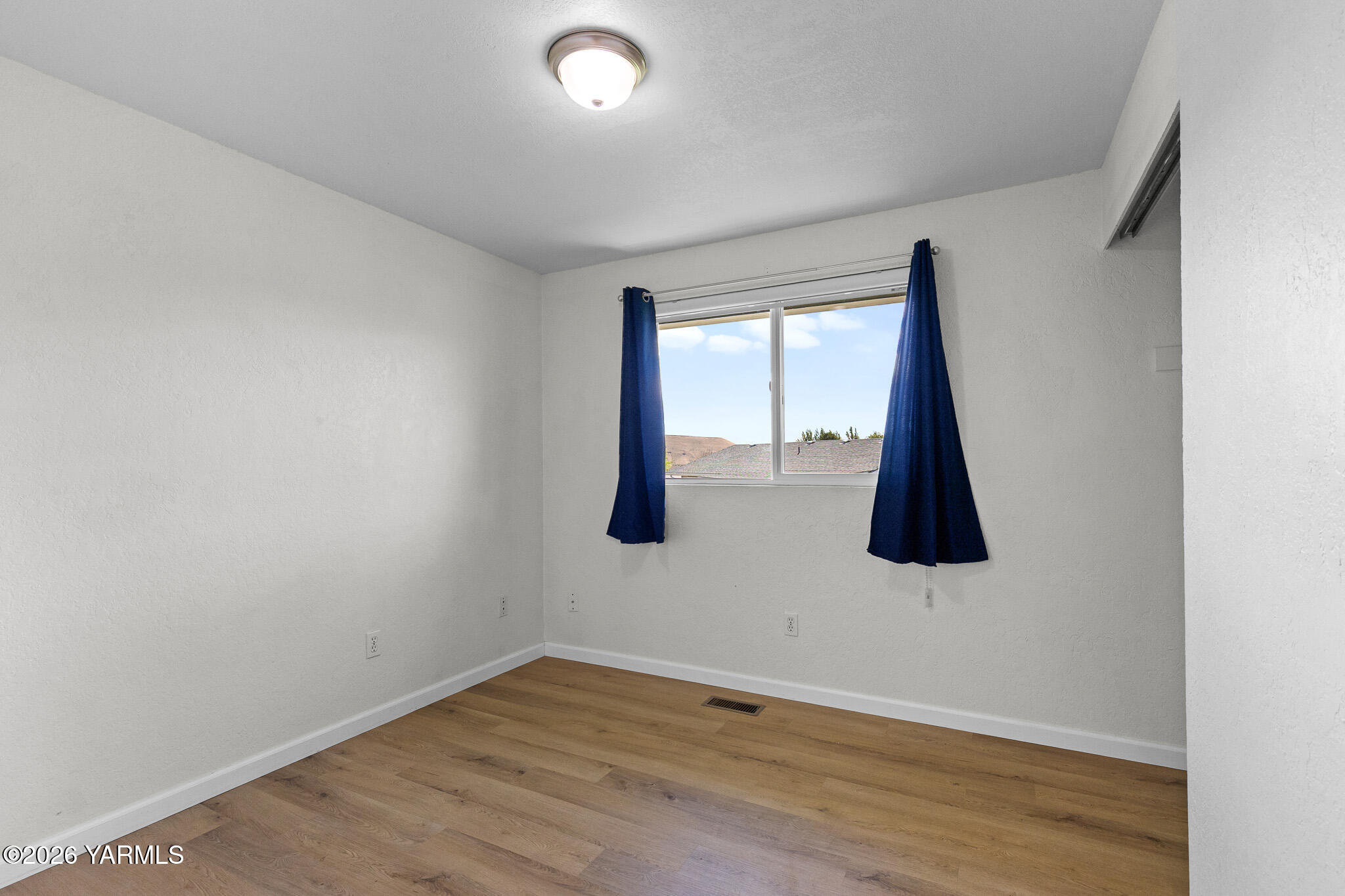 210 W Goodlander Rd