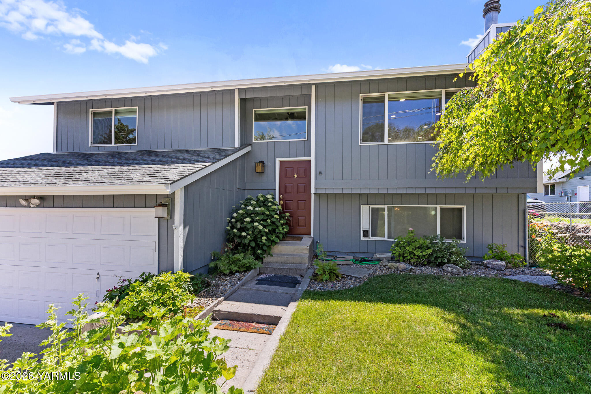 210 W Goodlander Rd