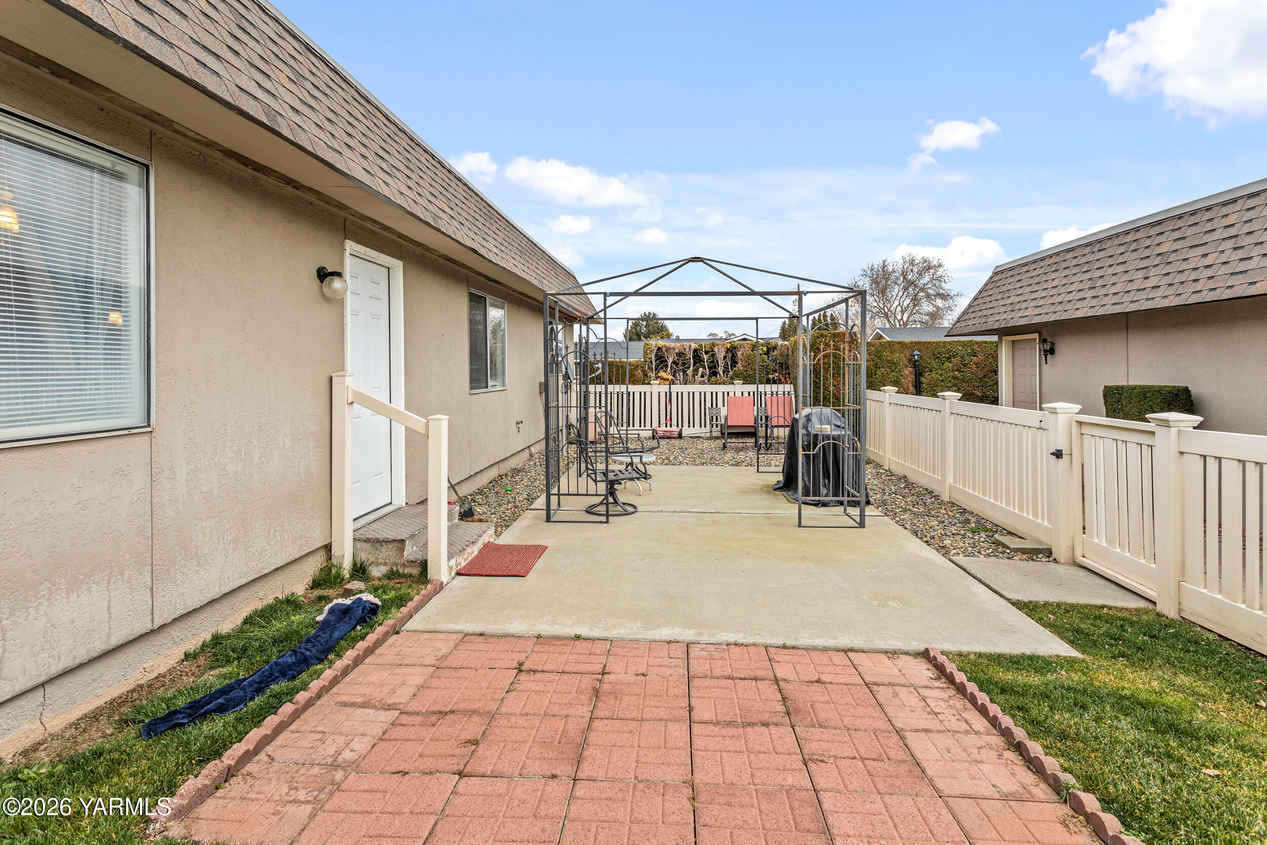 100 N 60th Ave Unit: 1