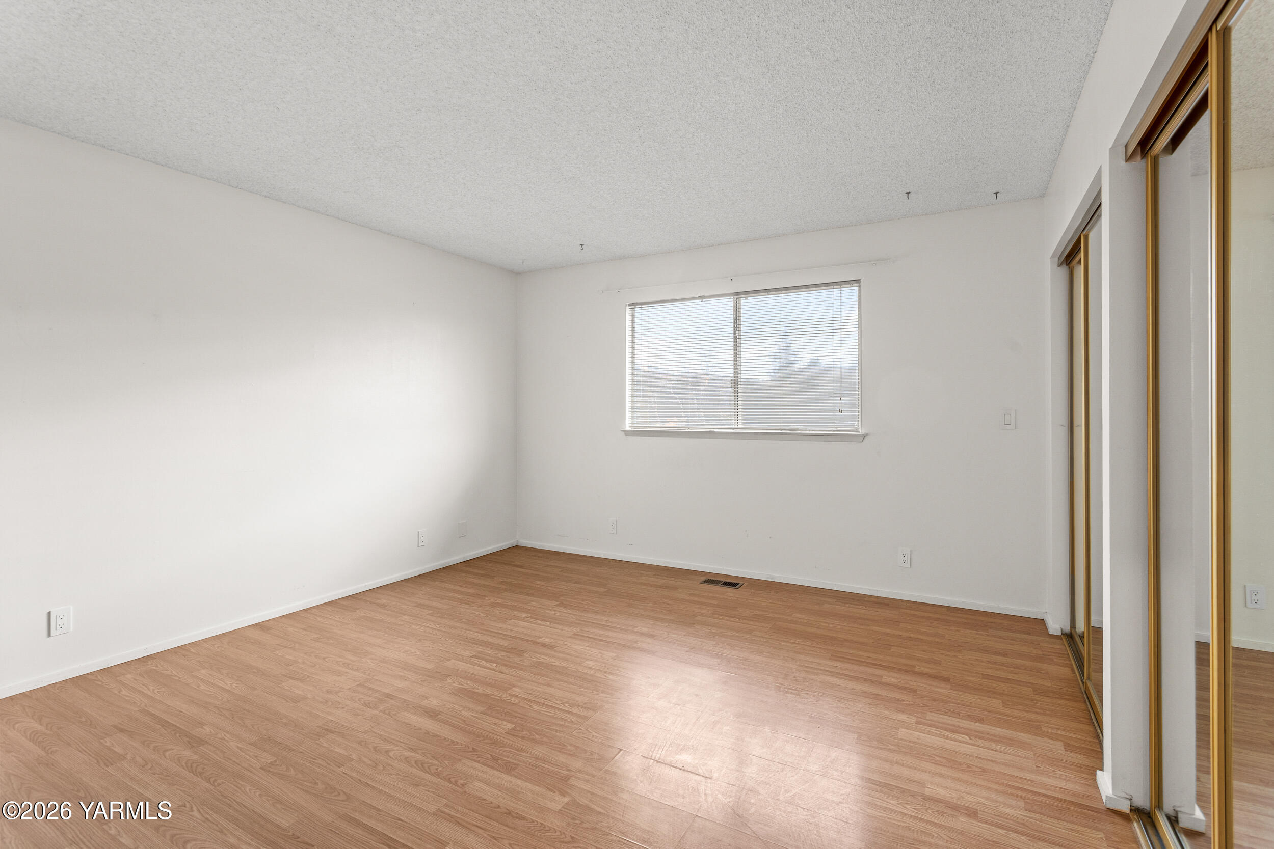 100 N 60th Ave Unit: 1