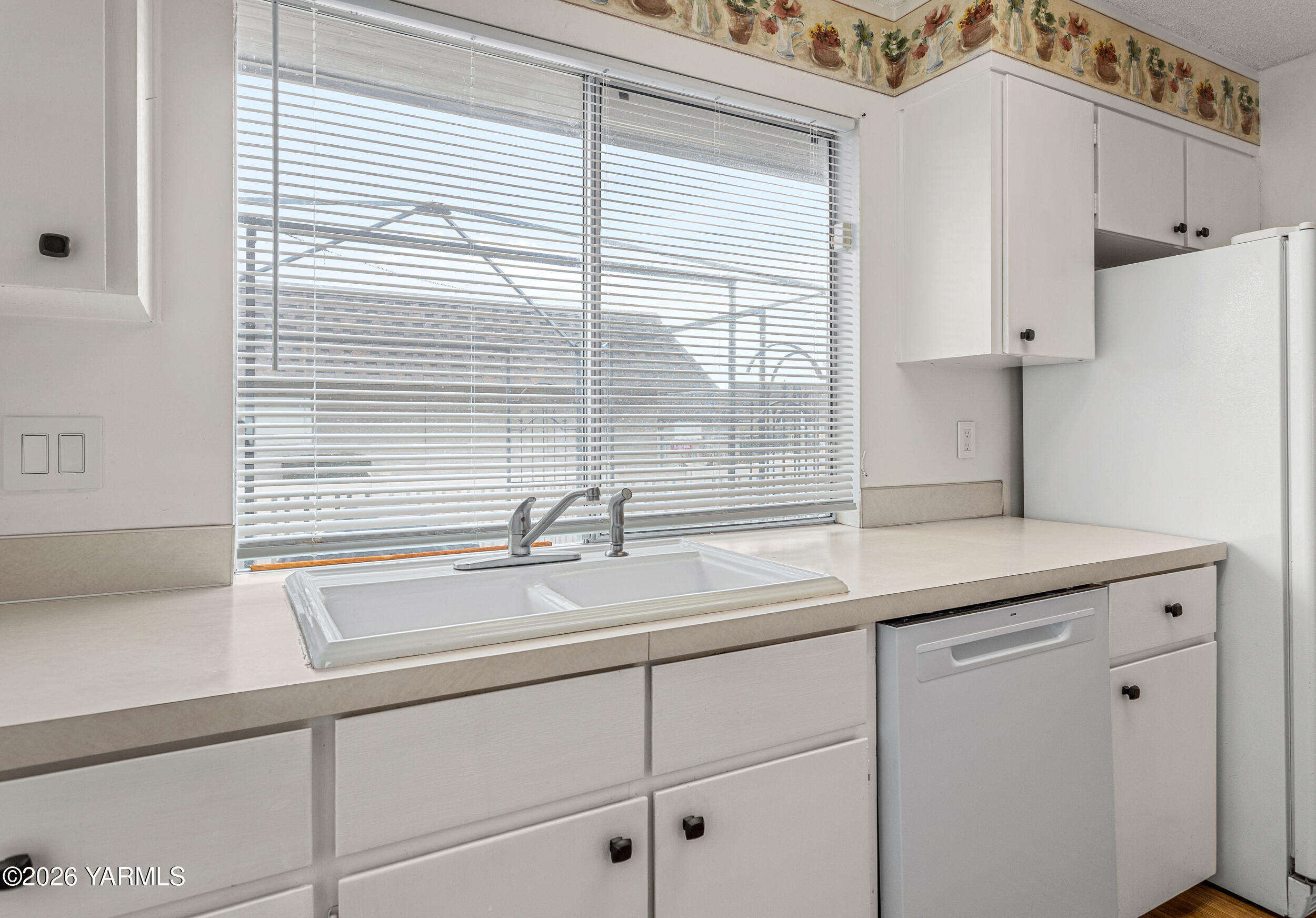 100 N 60th Ave Unit: 1