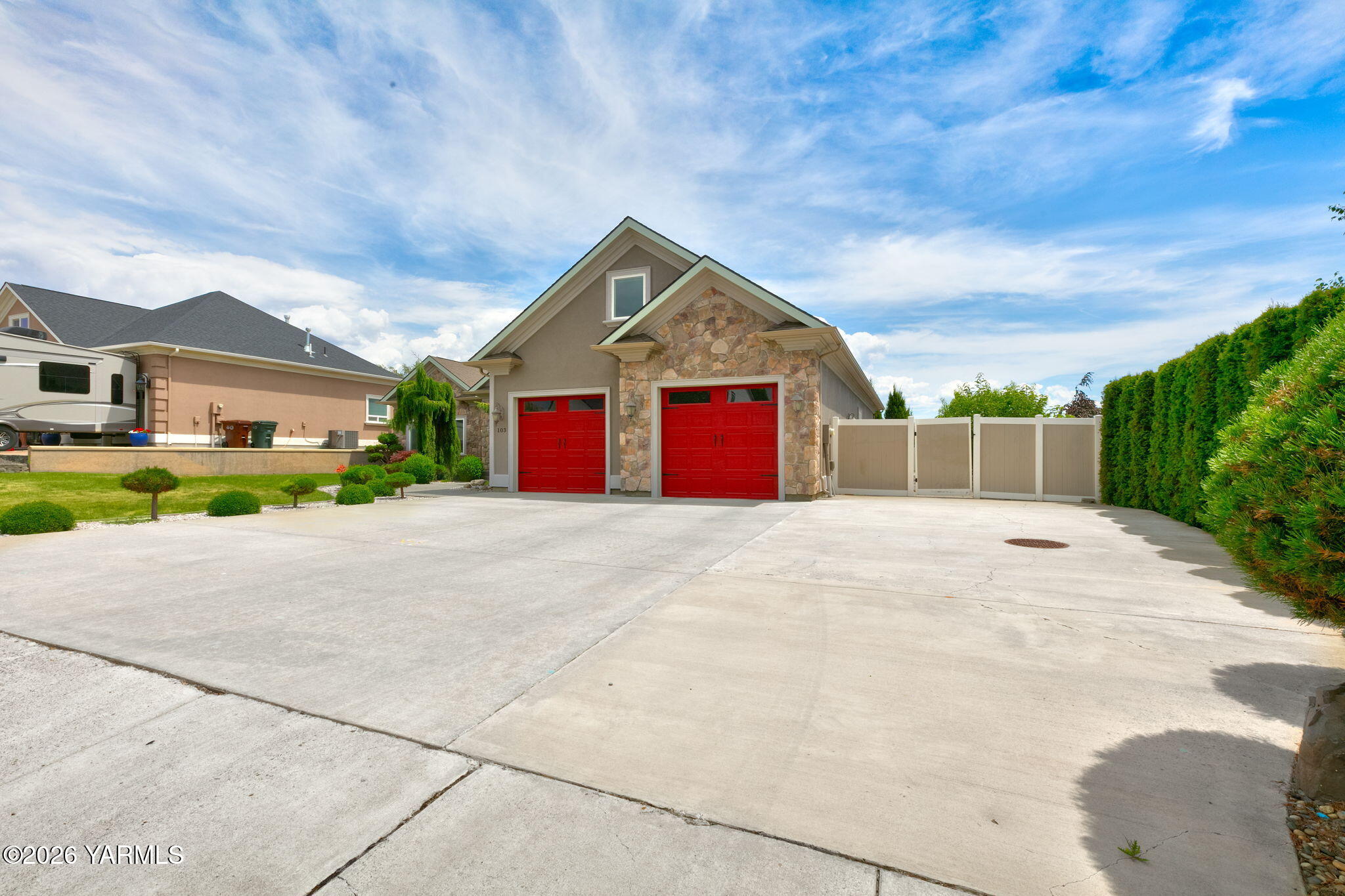 103 N 92nd Ave