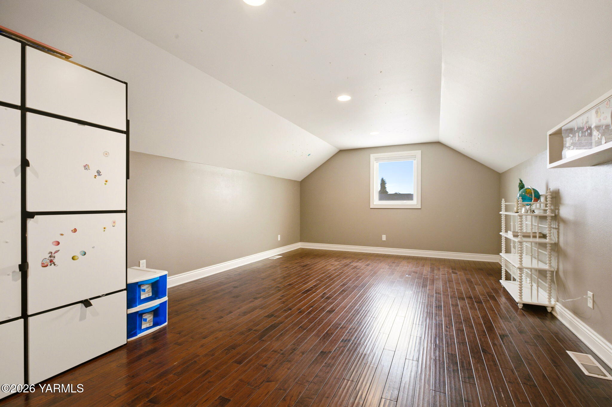 103 N 92nd Ave