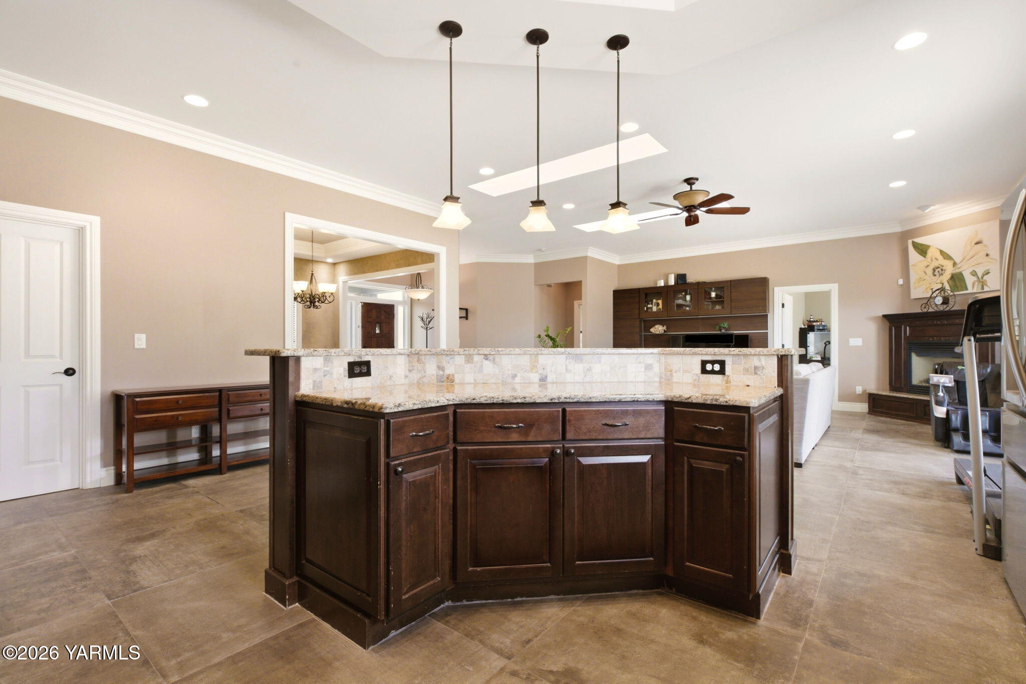 103 N 92nd Ave