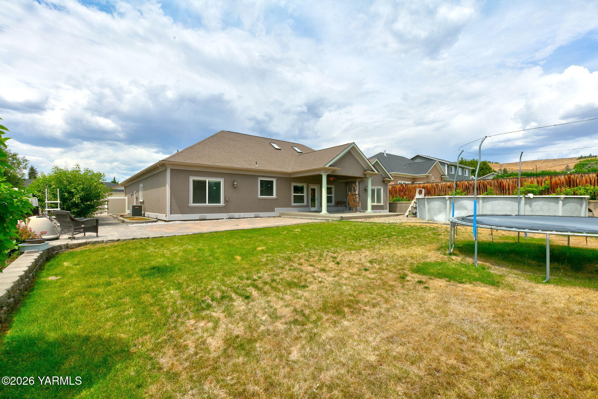 103 N 92nd Ave
