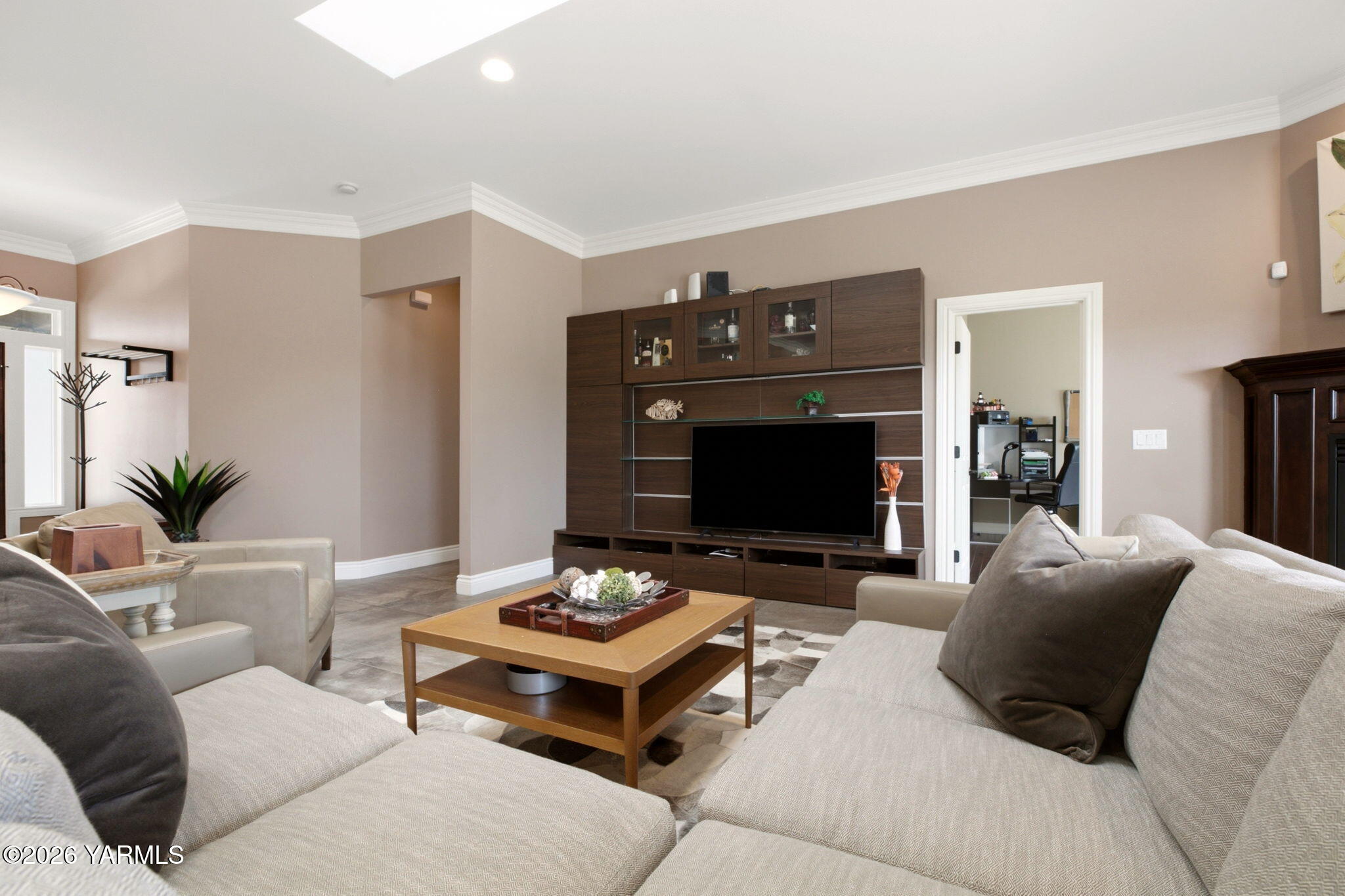 103 N 92nd Ave