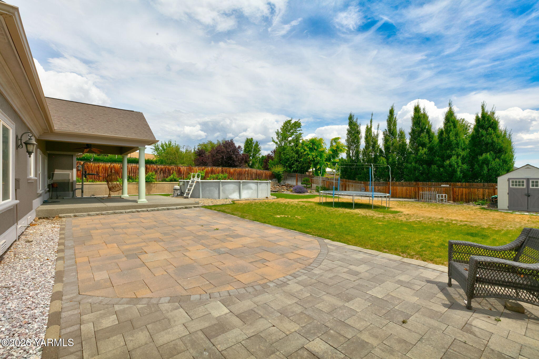 103 N 92nd Ave
