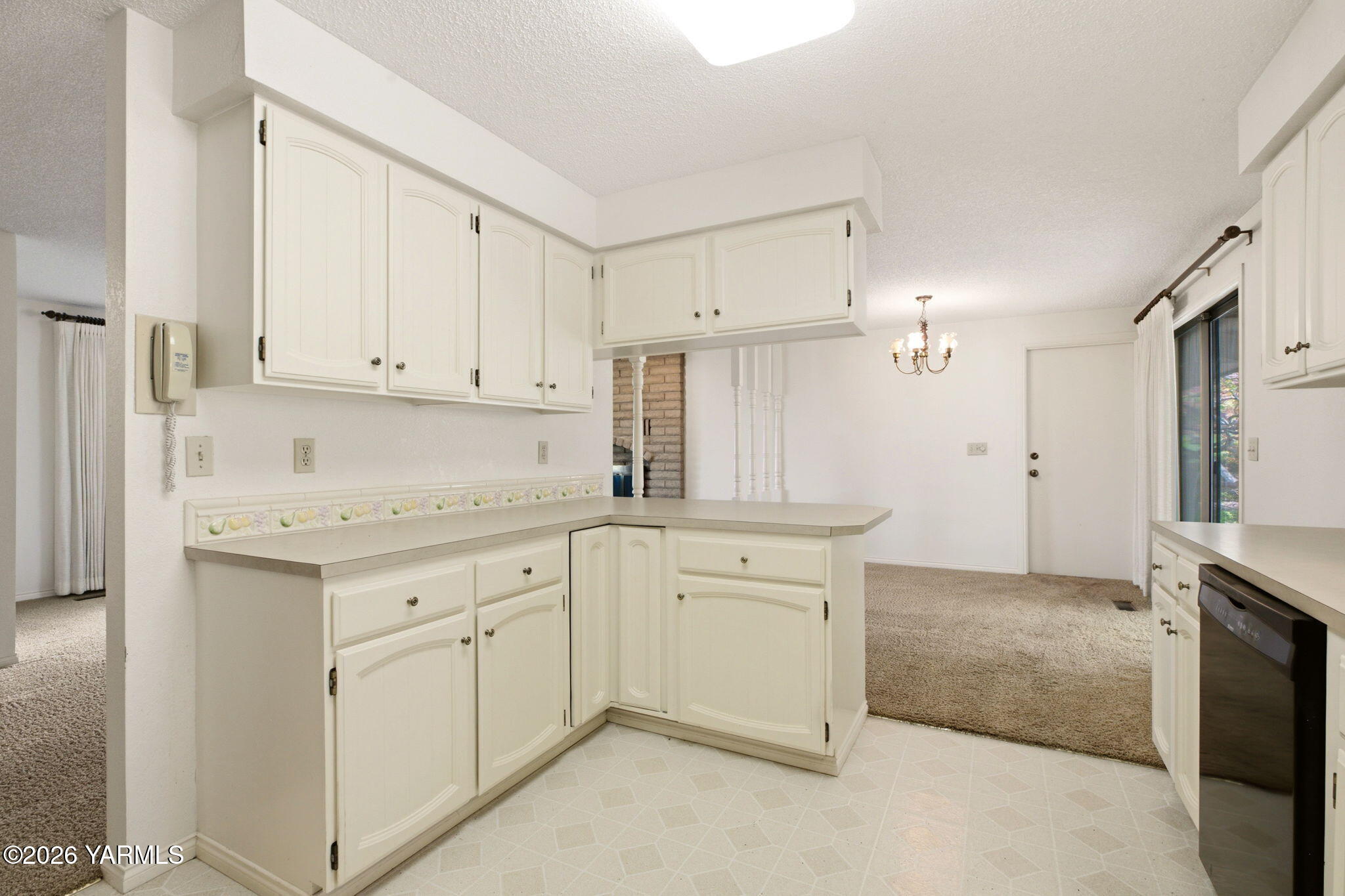 910 Carriage Hill Dr