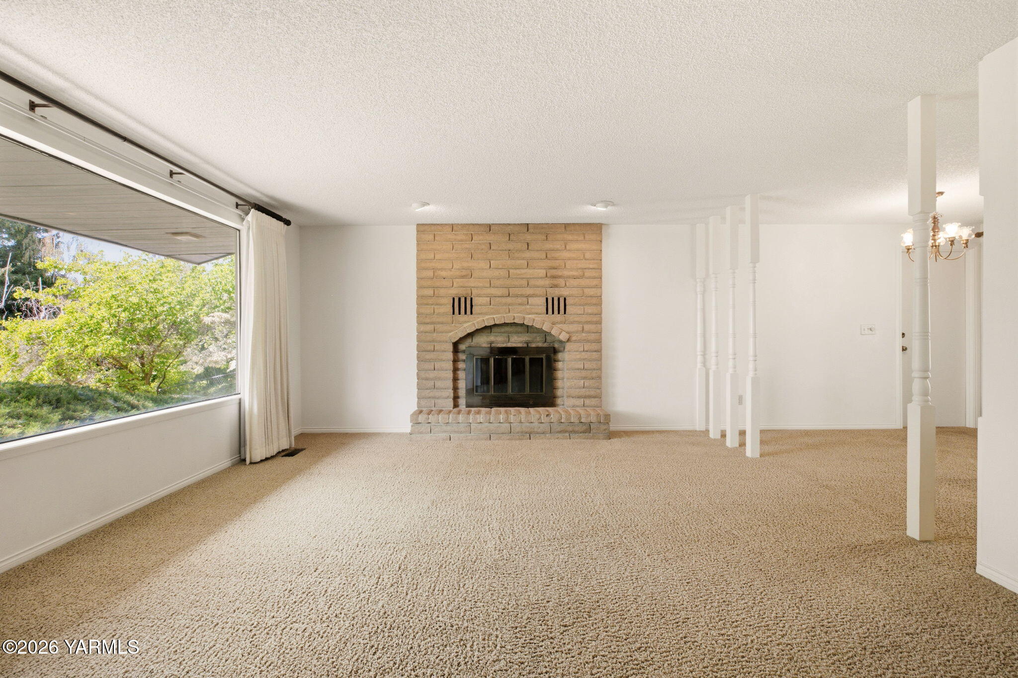 910 Carriage Hill Dr