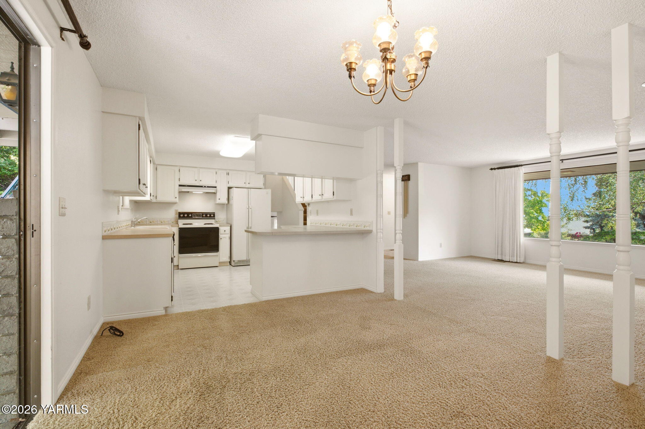 910 Carriage Hill Dr