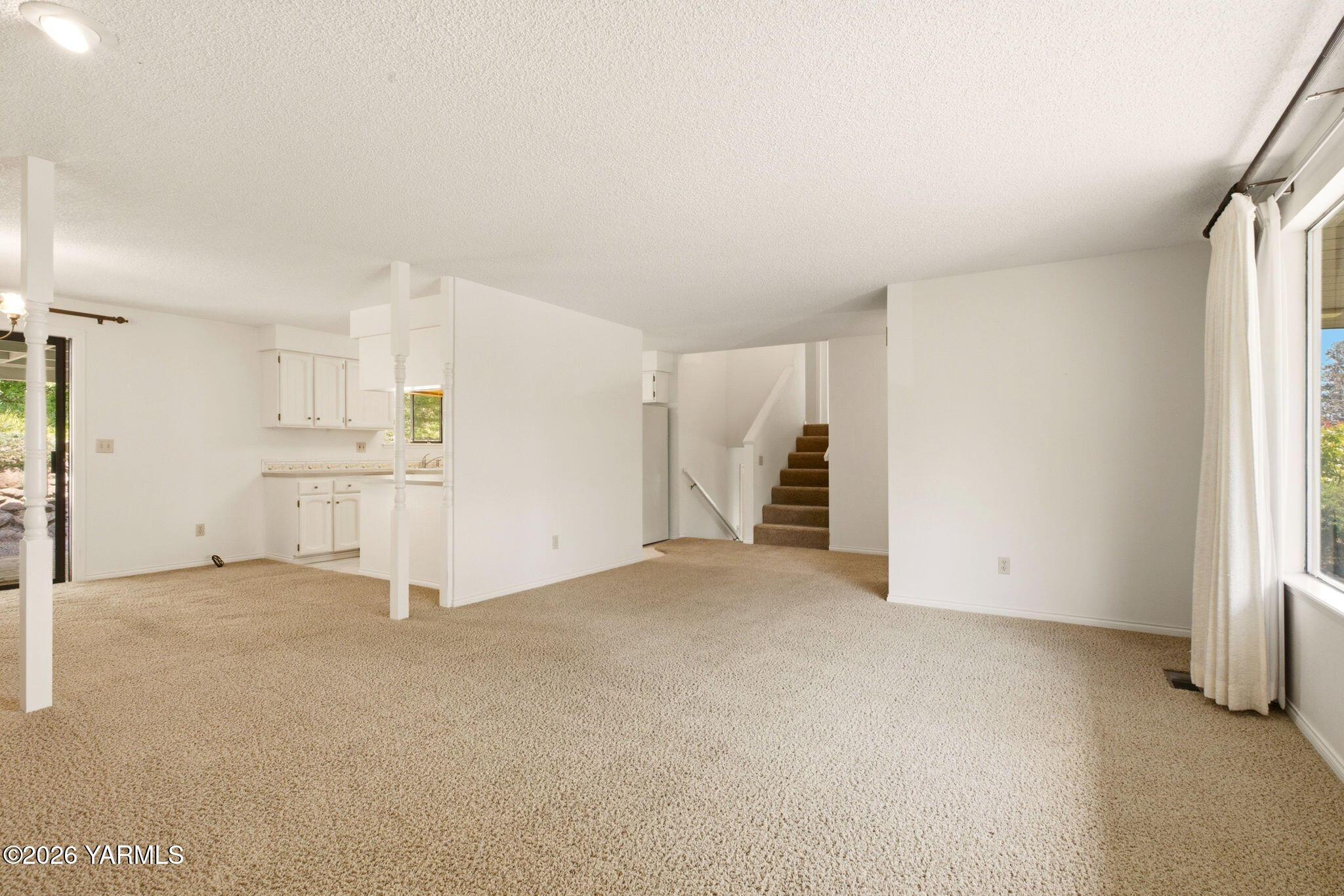 910 Carriage Hill Dr