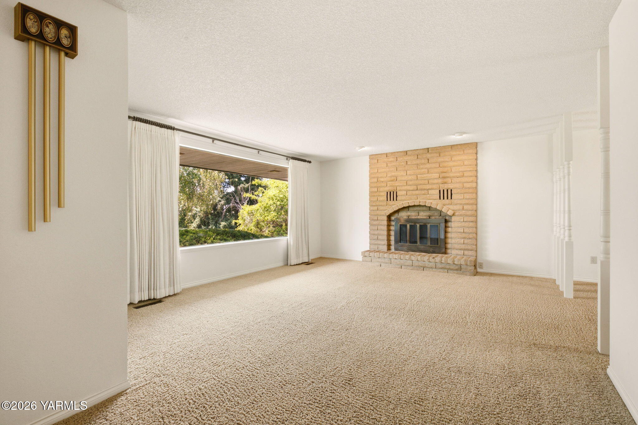 910 Carriage Hill Dr