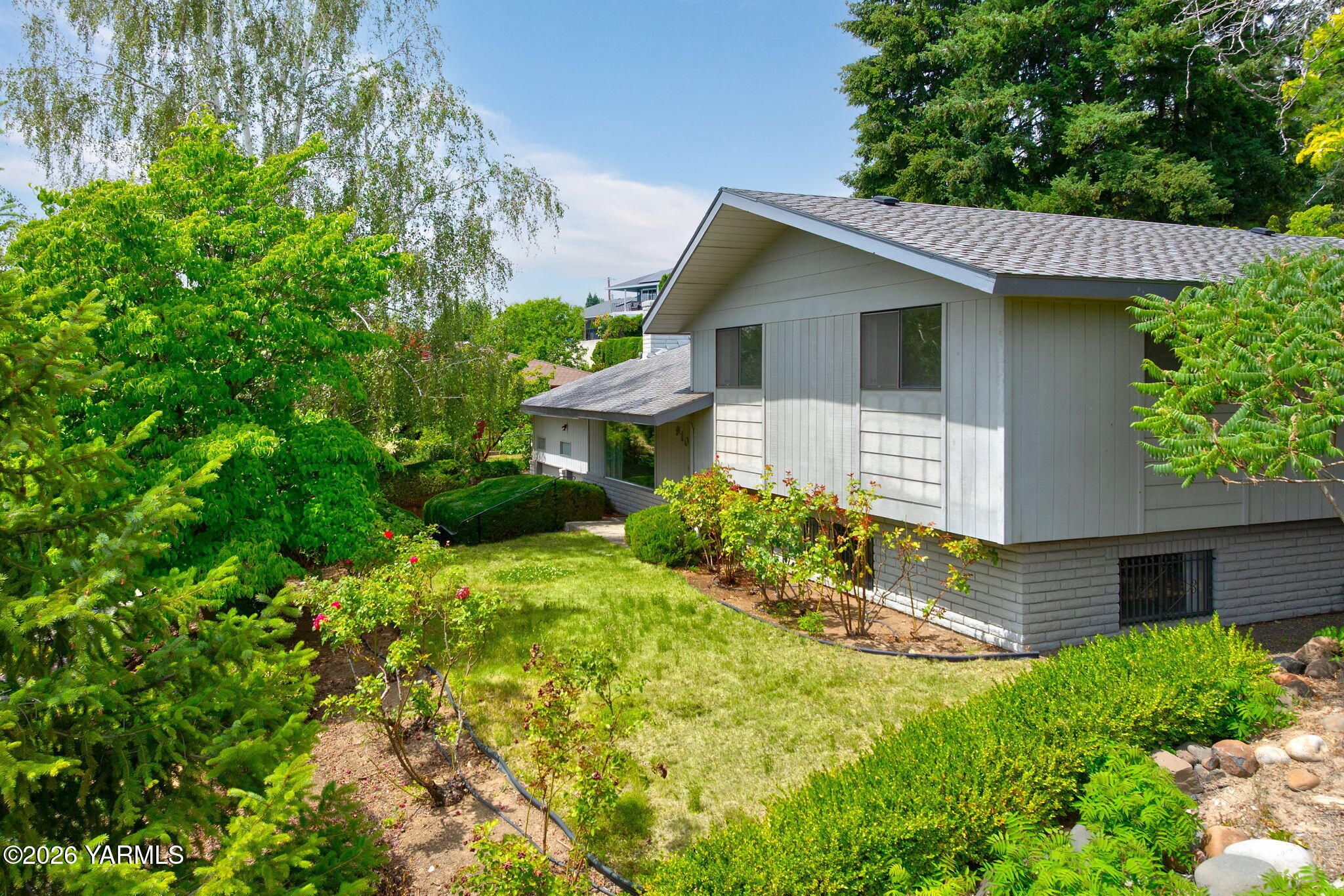 910 Carriage Hill Dr