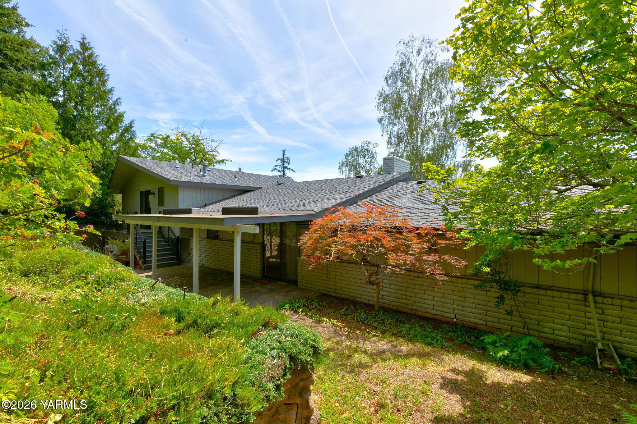 910 Carriage Hill Dr