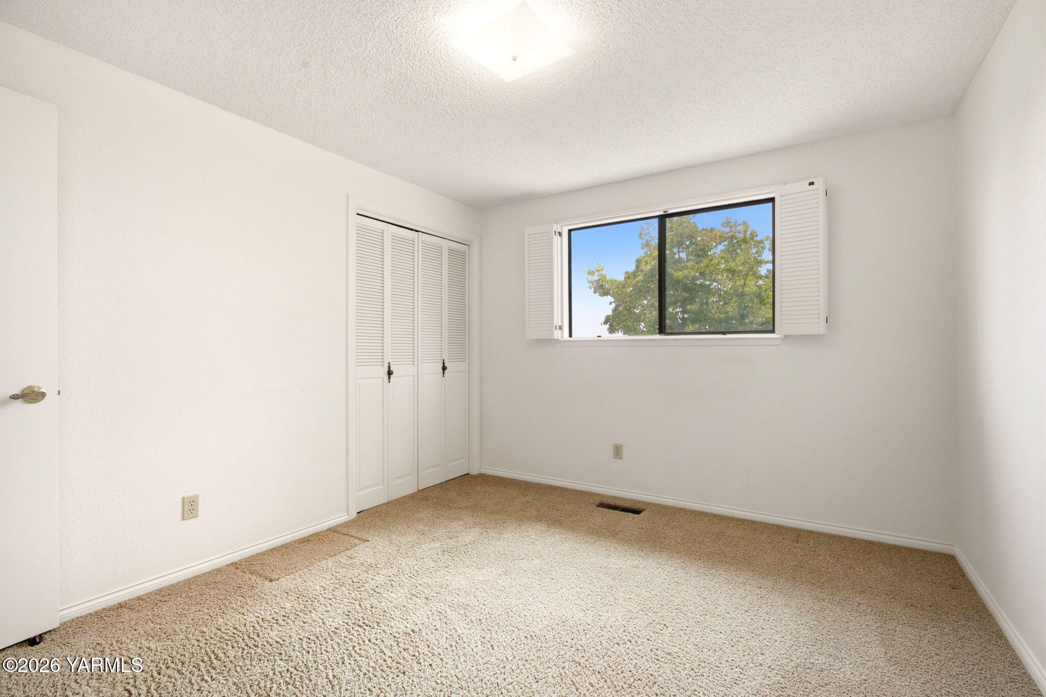 910 Carriage Hill Dr