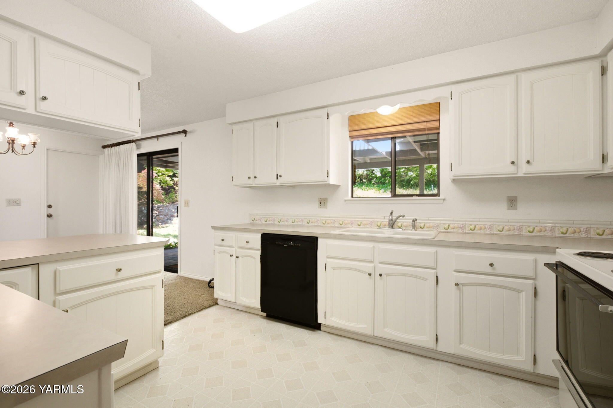 910 Carriage Hill Dr