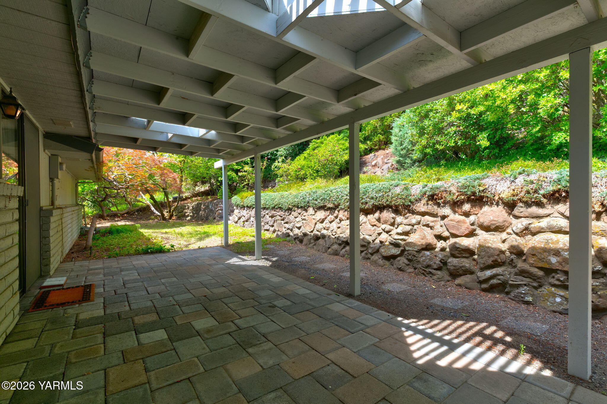 910 Carriage Hill Dr