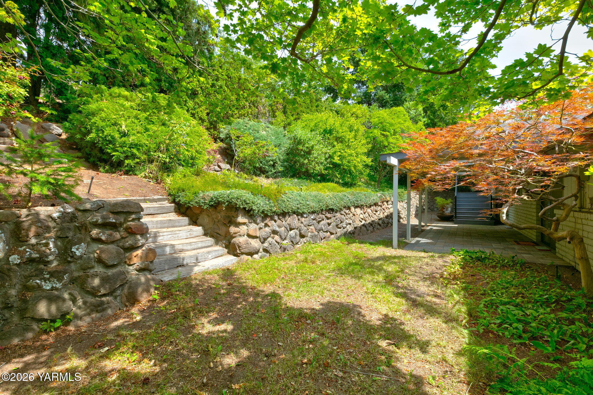 910 Carriage Hill Dr