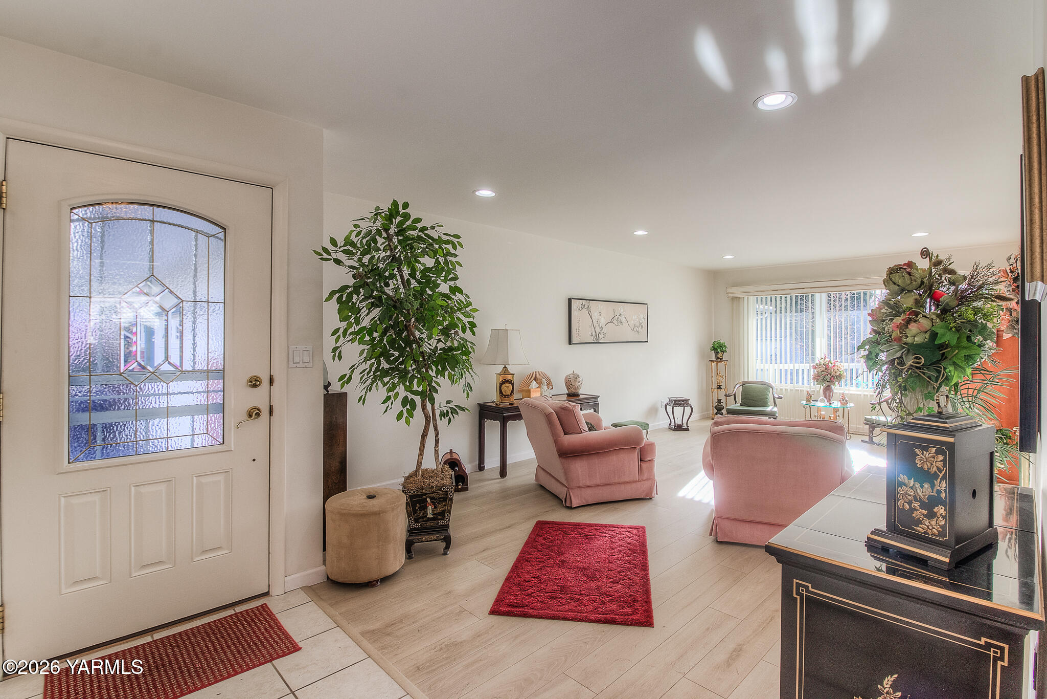 5002 Douglas Dr
