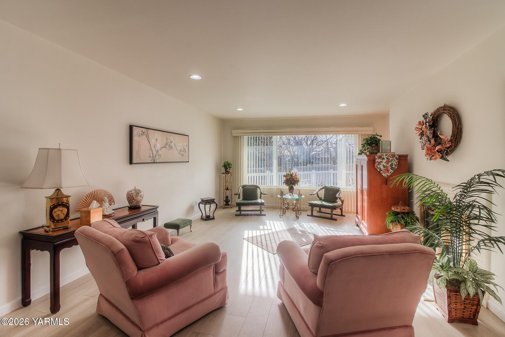 5002 Douglas Dr