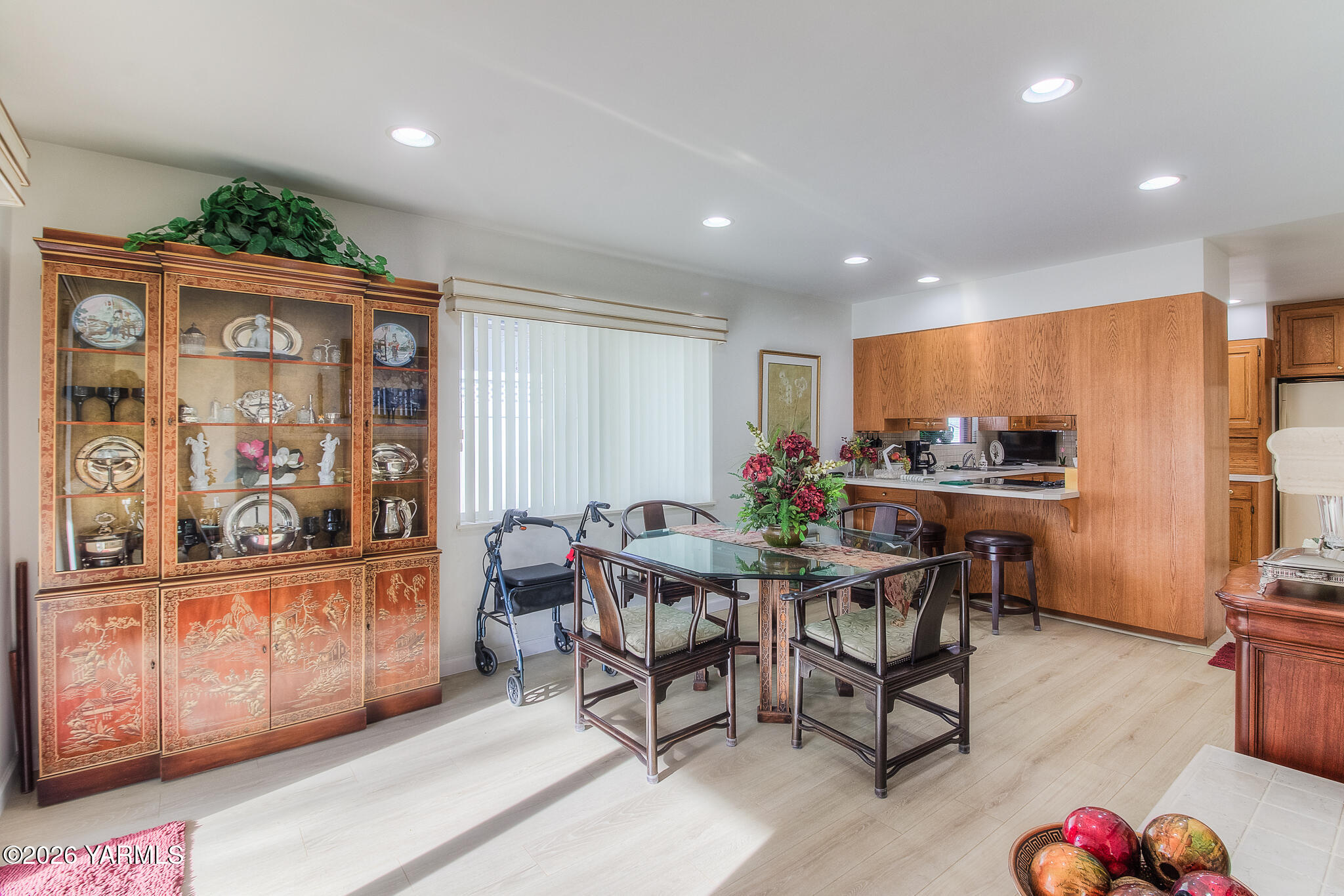 5002 Douglas Dr