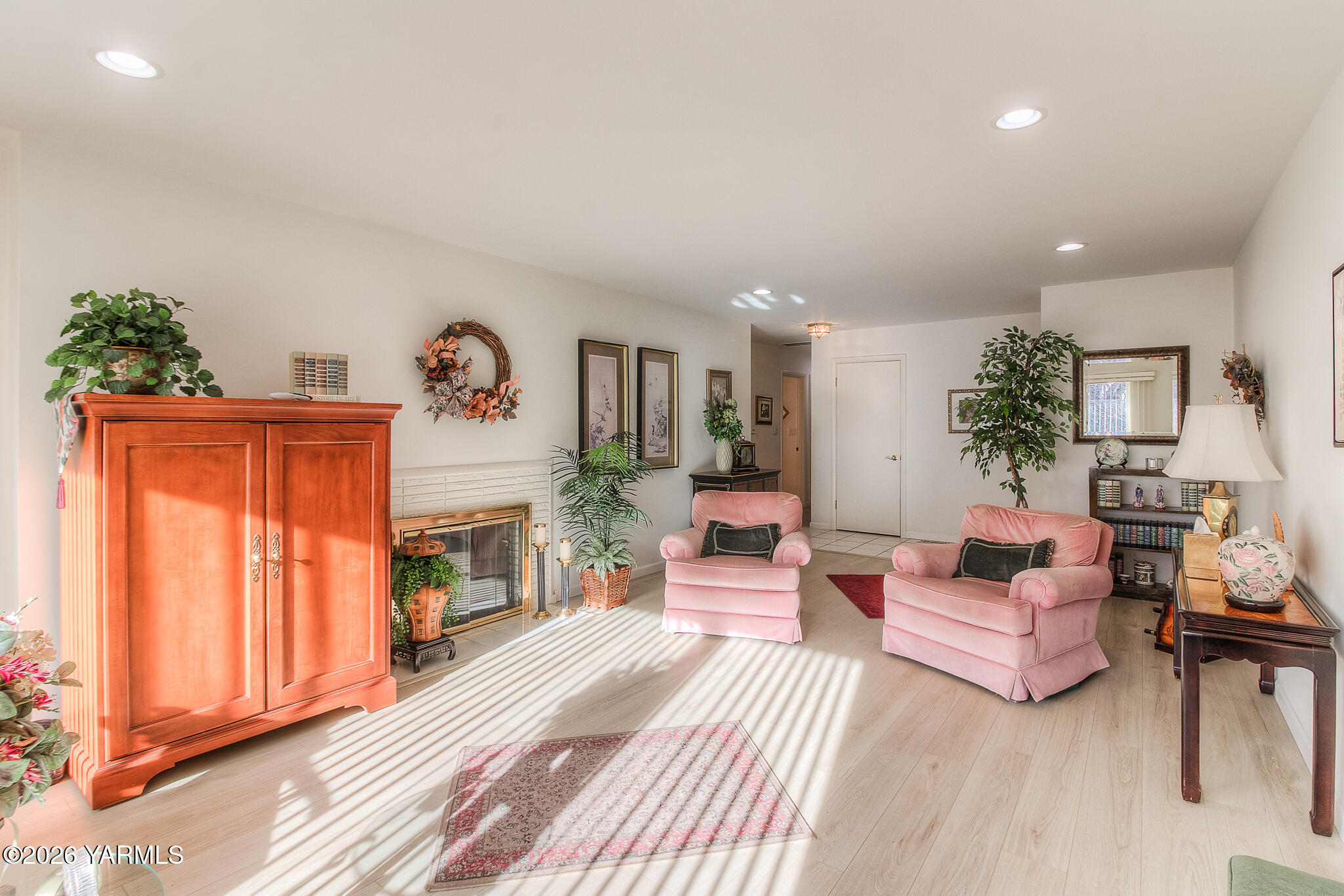 5002 Douglas Dr