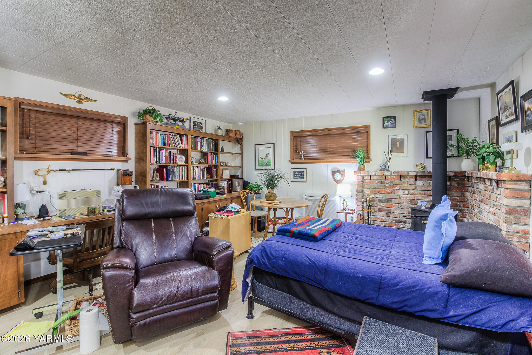 5002 Douglas Dr