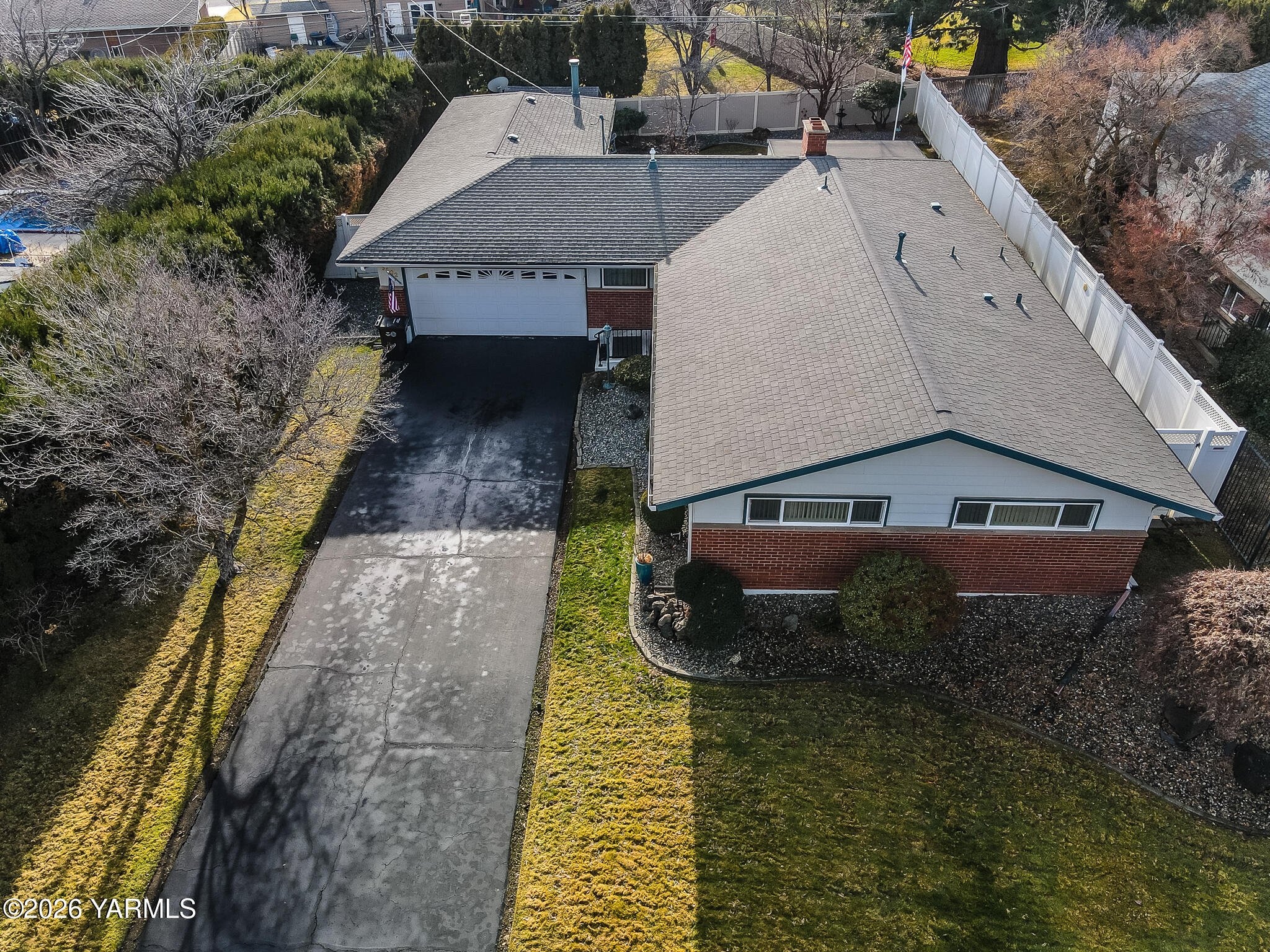 5002 Douglas Dr