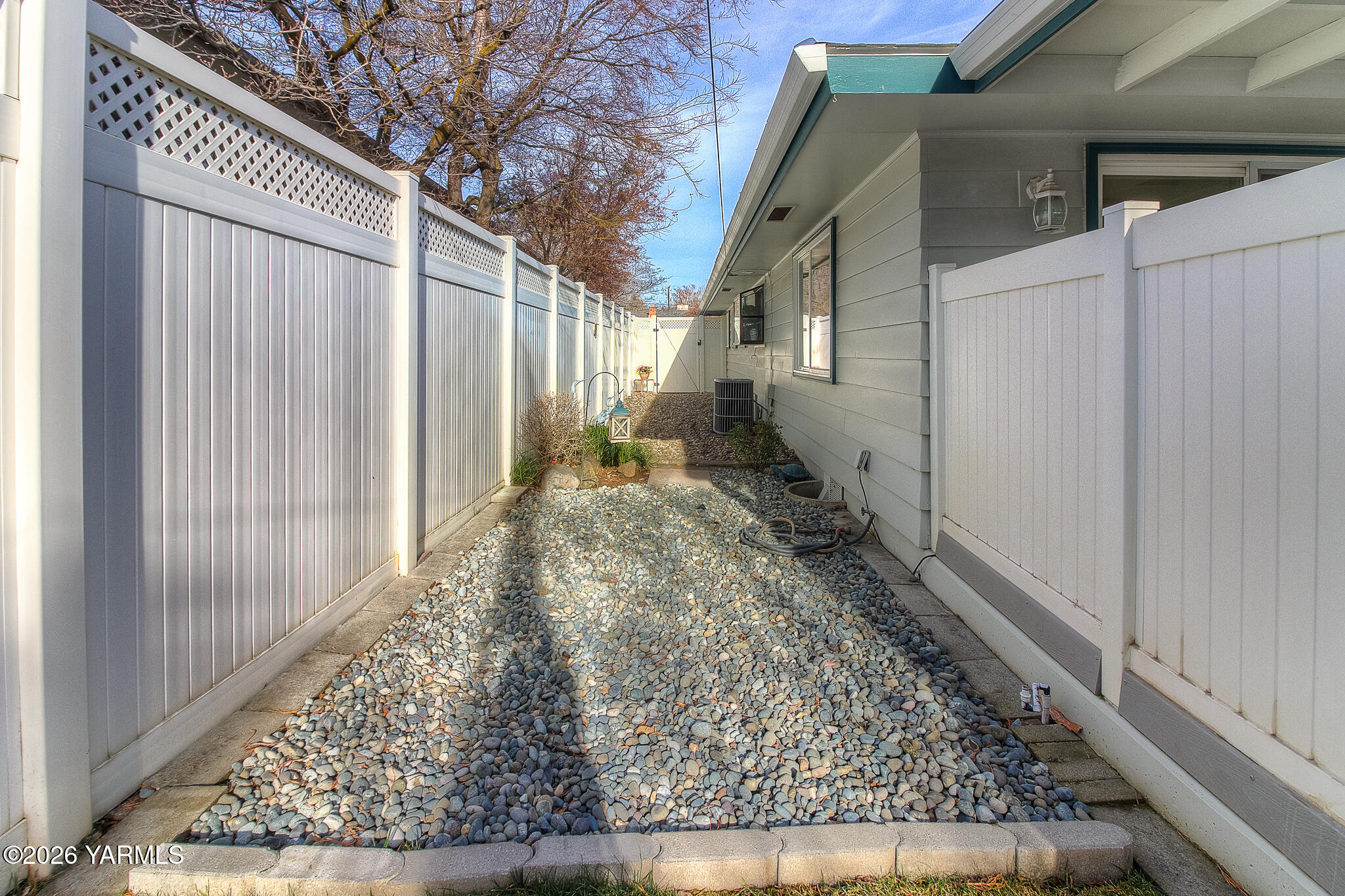 5002 Douglas Dr