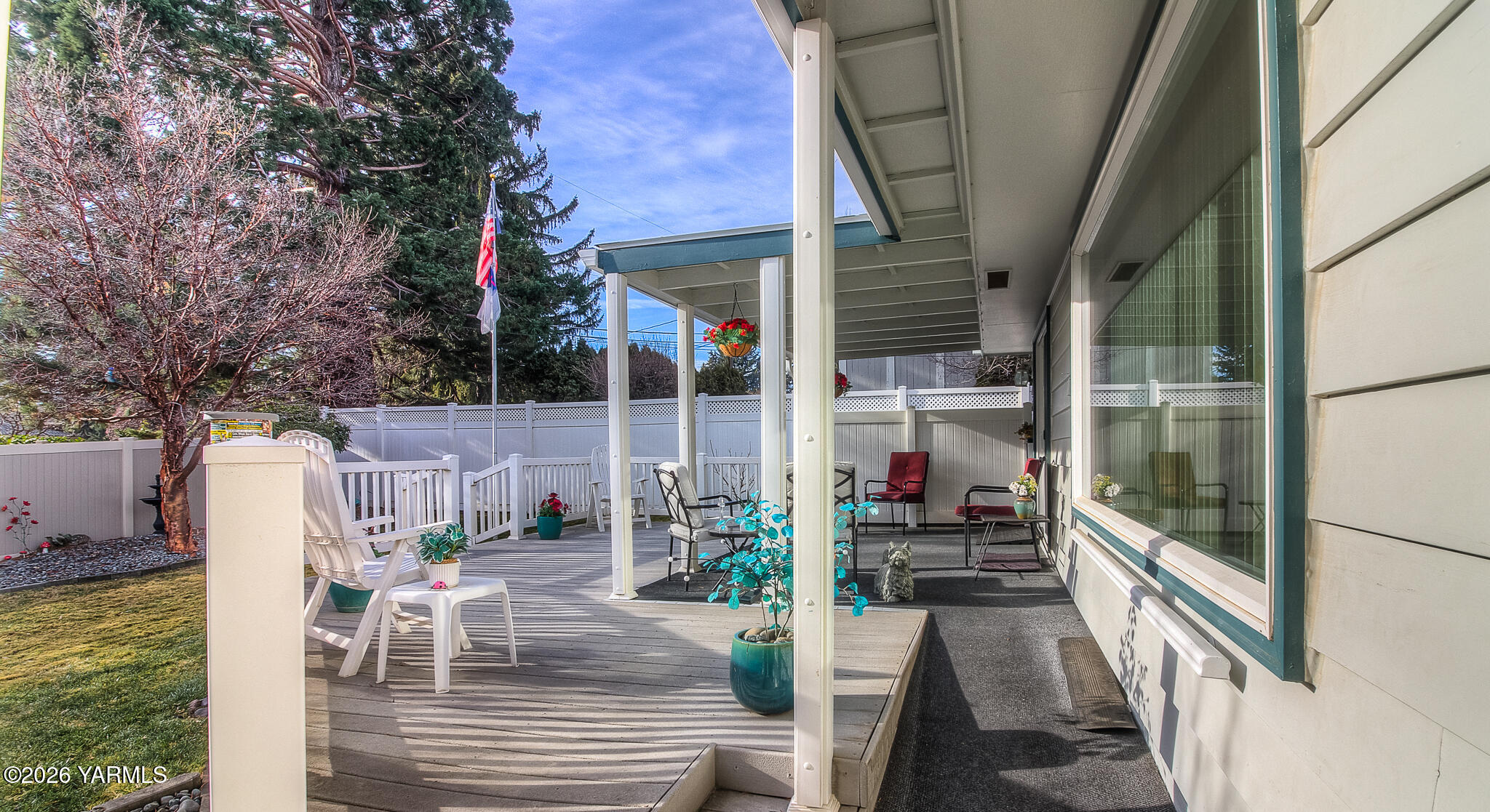 5002 Douglas Dr