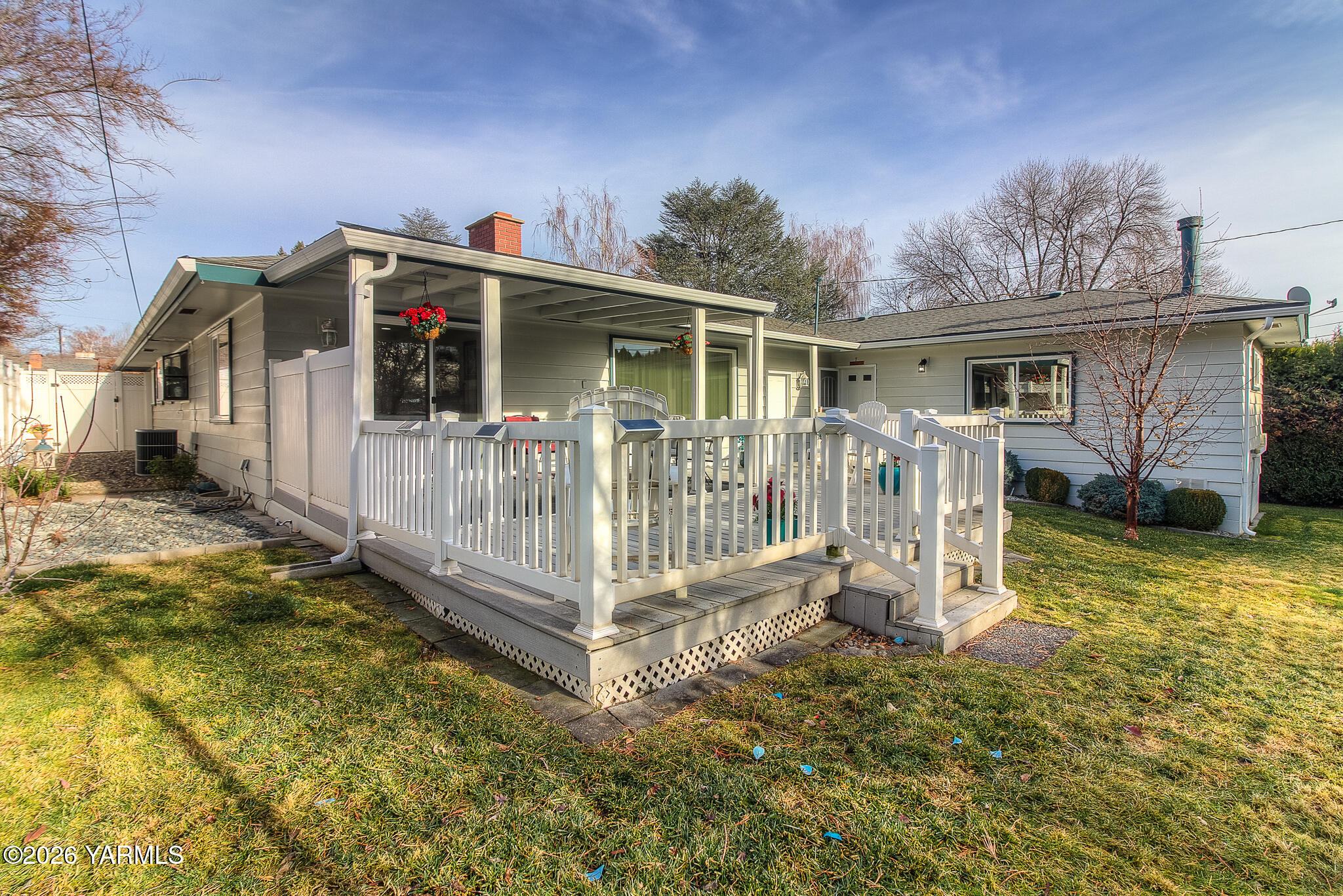 5002 Douglas Dr