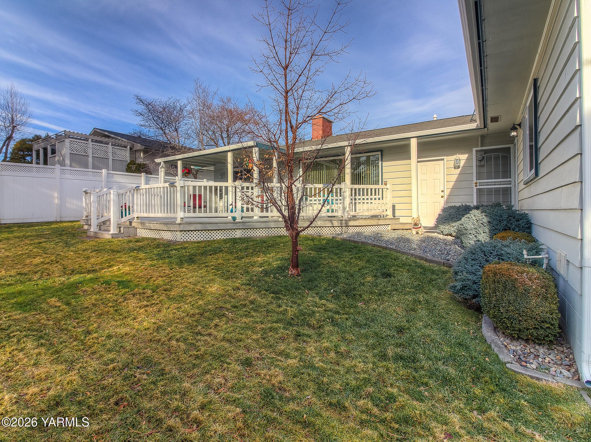 5002 Douglas Dr