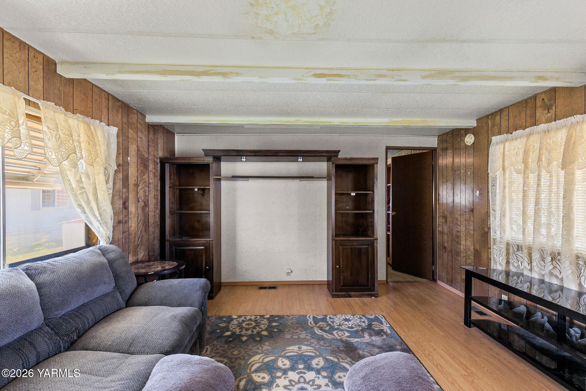 55 W Washington Ave Unit: 16