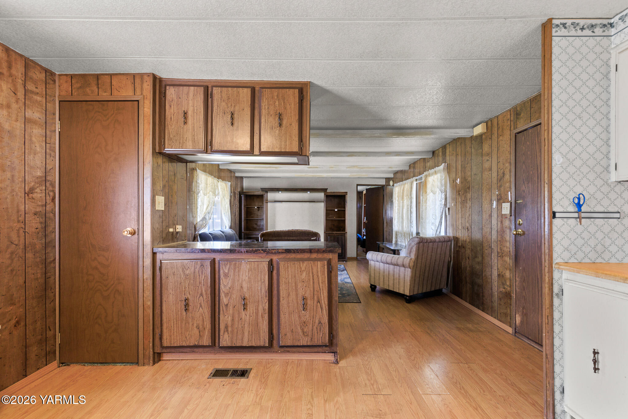 55 W Washington Ave Unit: 16