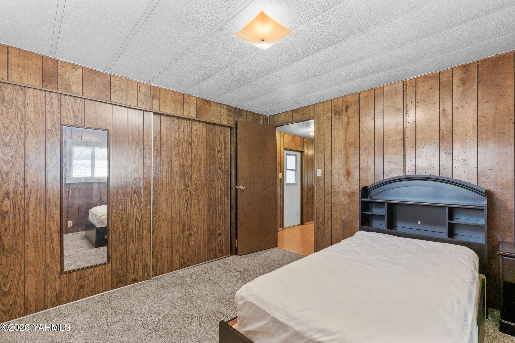 55 W Washington Ave Unit: 16