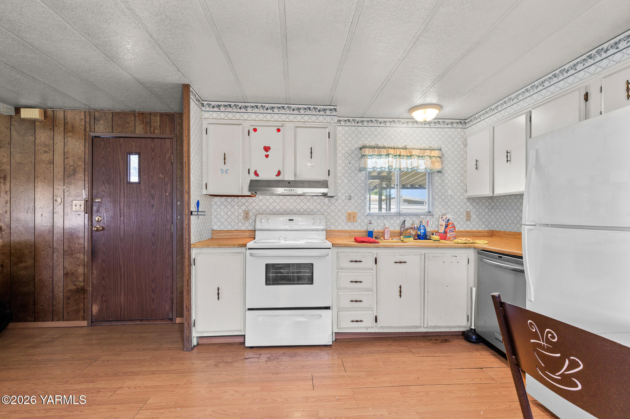 55 W Washington Ave Unit: 16