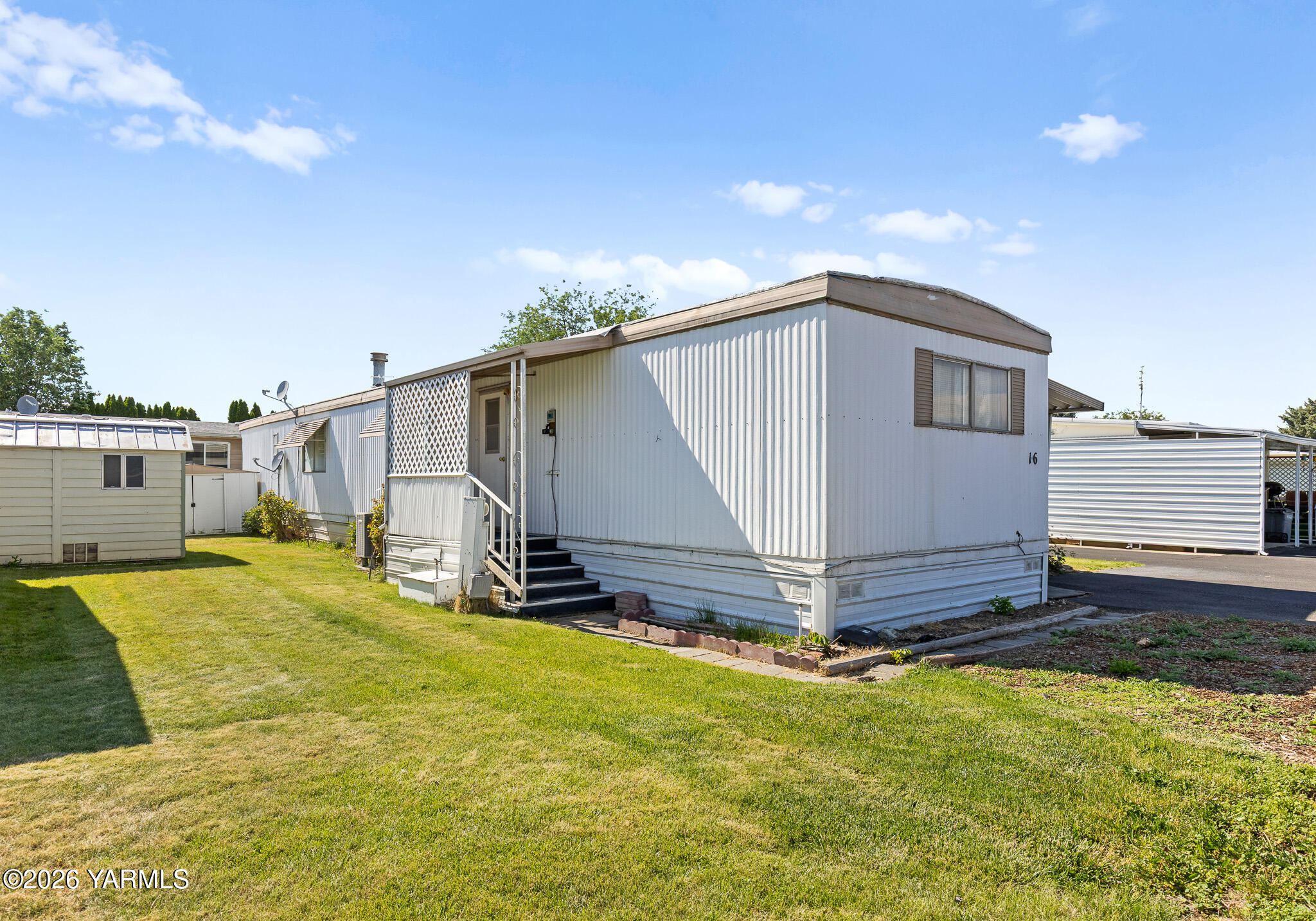 55 W Washington Ave Unit: 16