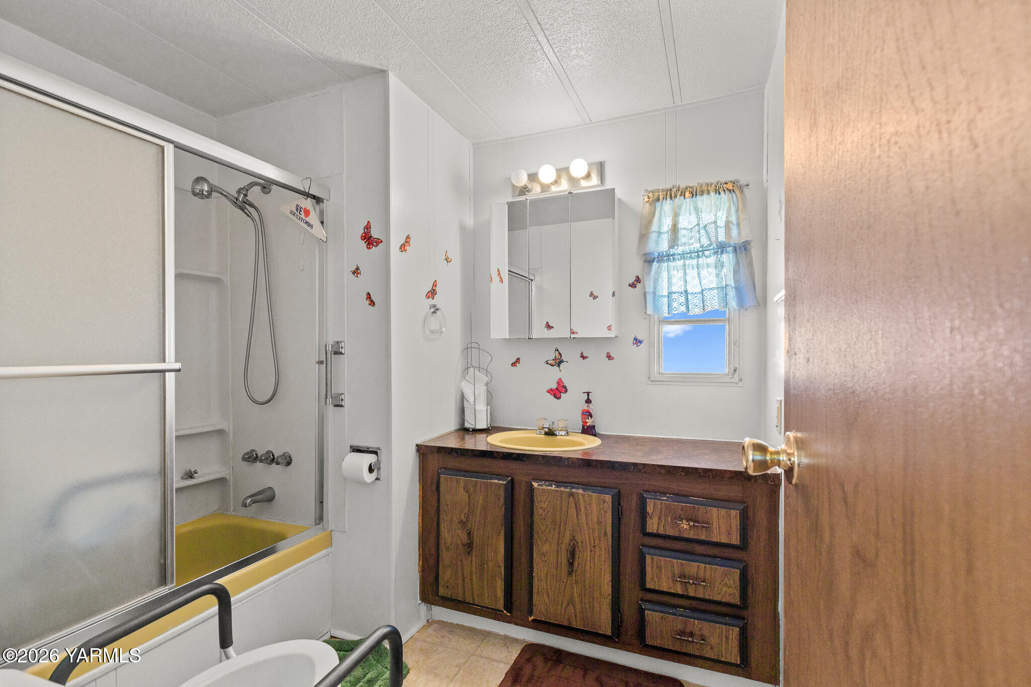55 W Washington Ave Unit: 16