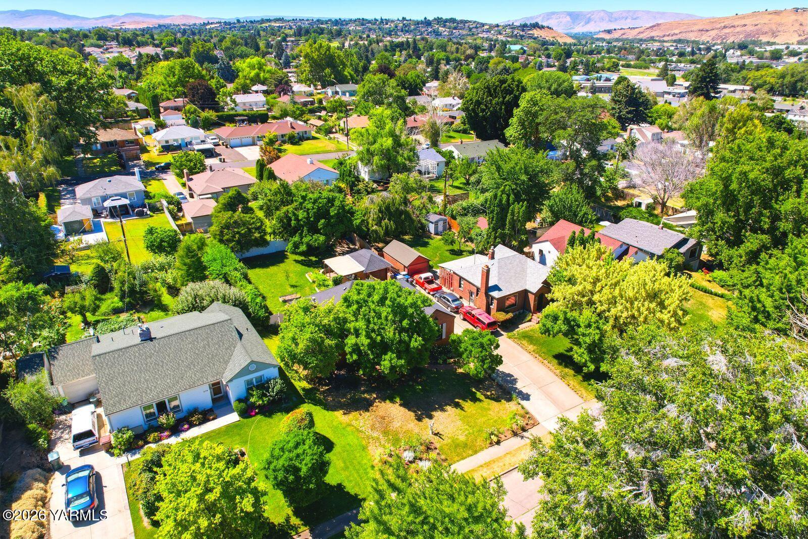 216 N 25th Ave