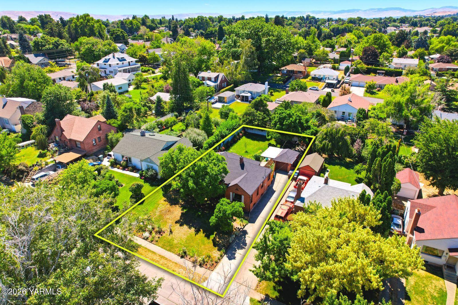 216 N 25th Ave