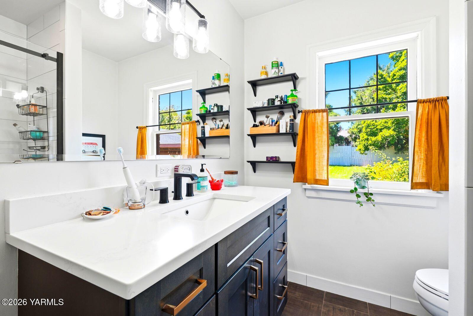 216 N 25th Ave