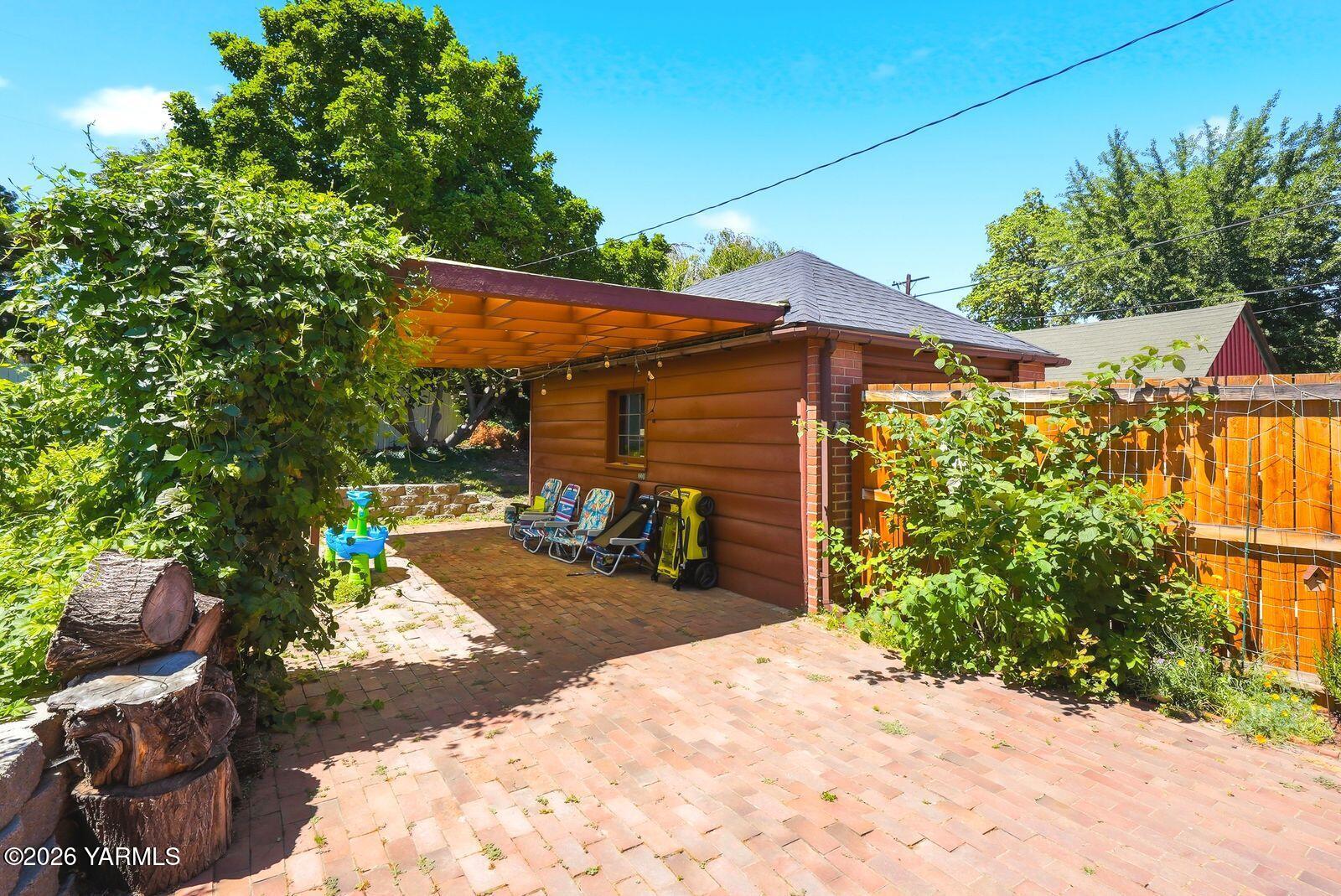 216 N 25th Ave