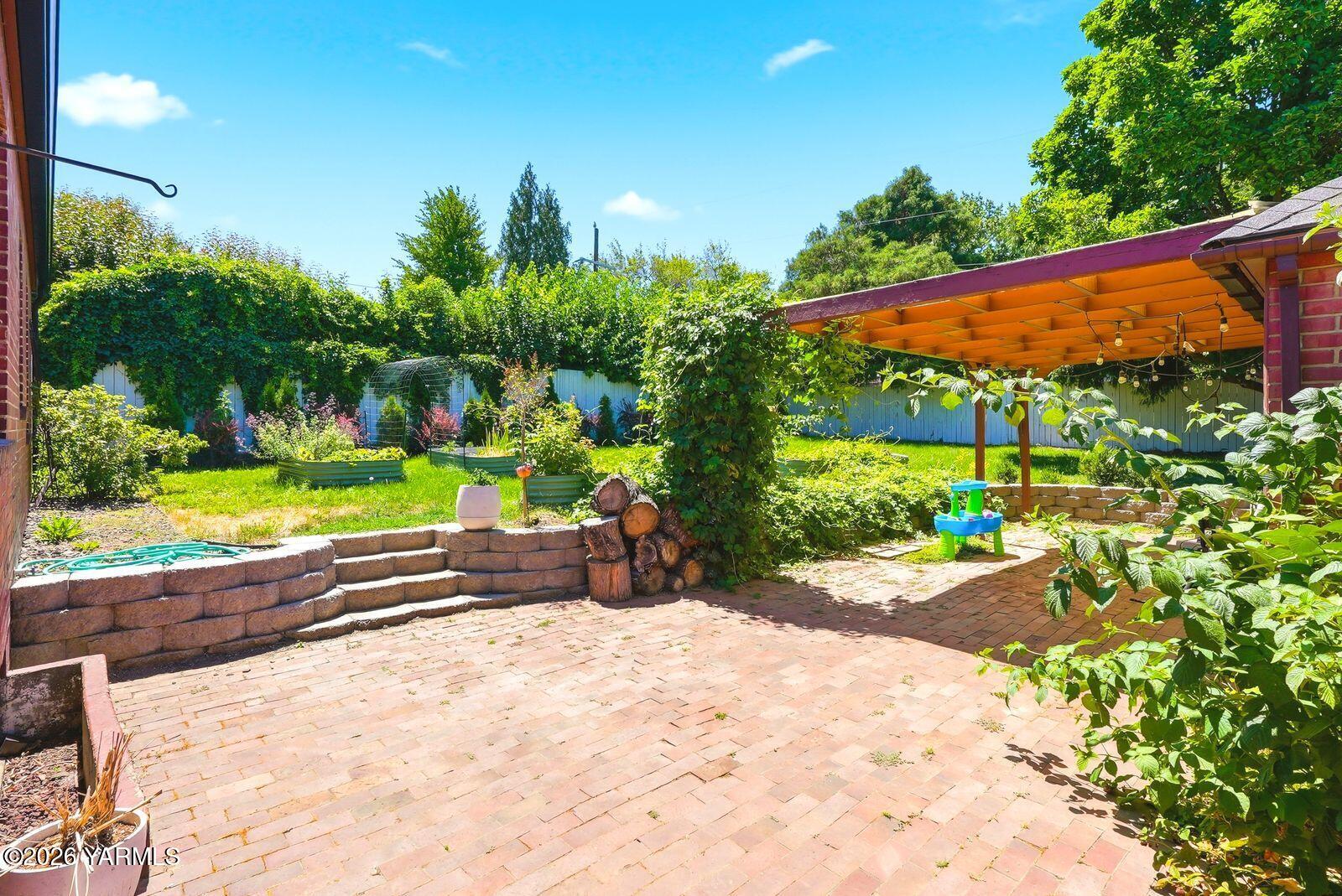 216 N 25th Ave