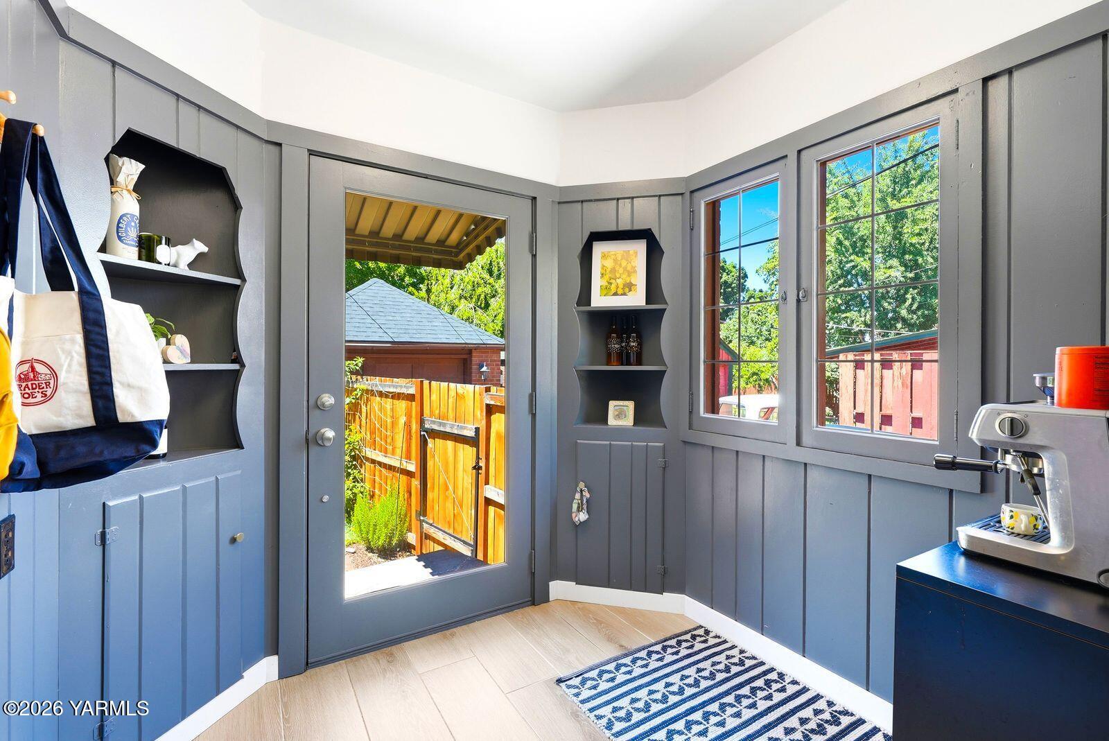 216 N 25th Ave