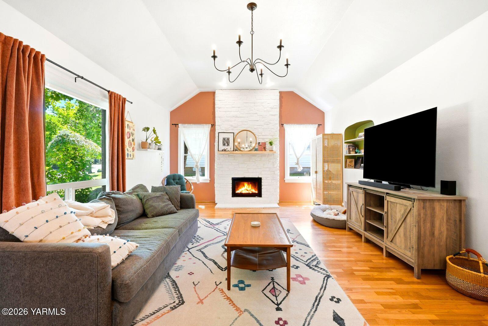 216 N 25th Ave